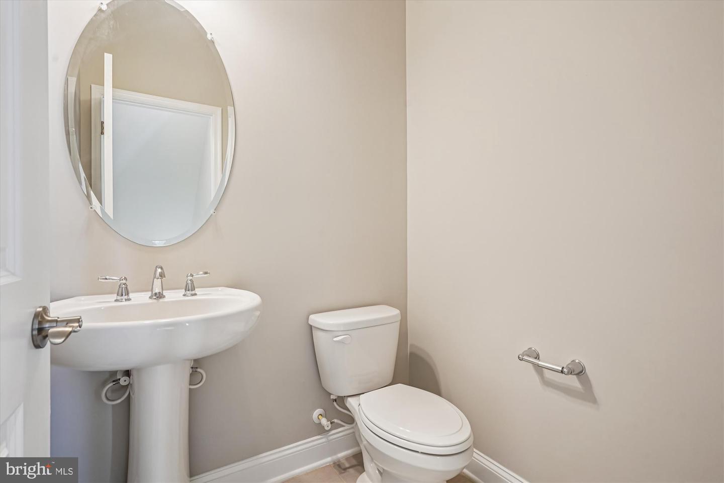 Dumfries, Virginia, 22026, United States, 3 Bedrooms Bedrooms, ,3 BathroomsBathrooms,Residential,For Sale,1988317