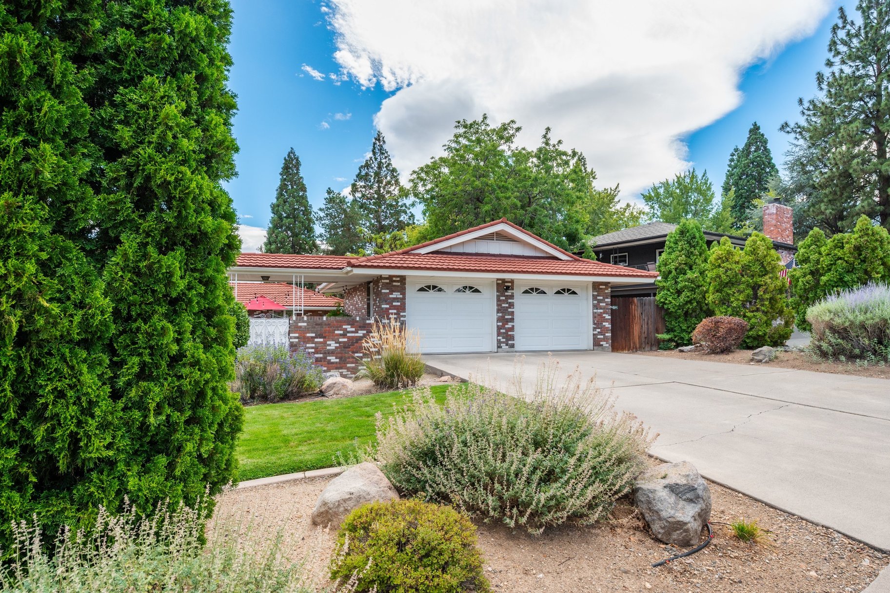  RARE SKYLINE HEIGHTS OPPORTUNITY  6,024 SF BRICK HOME ON .38 ACRE  NO HOA - 物件實景