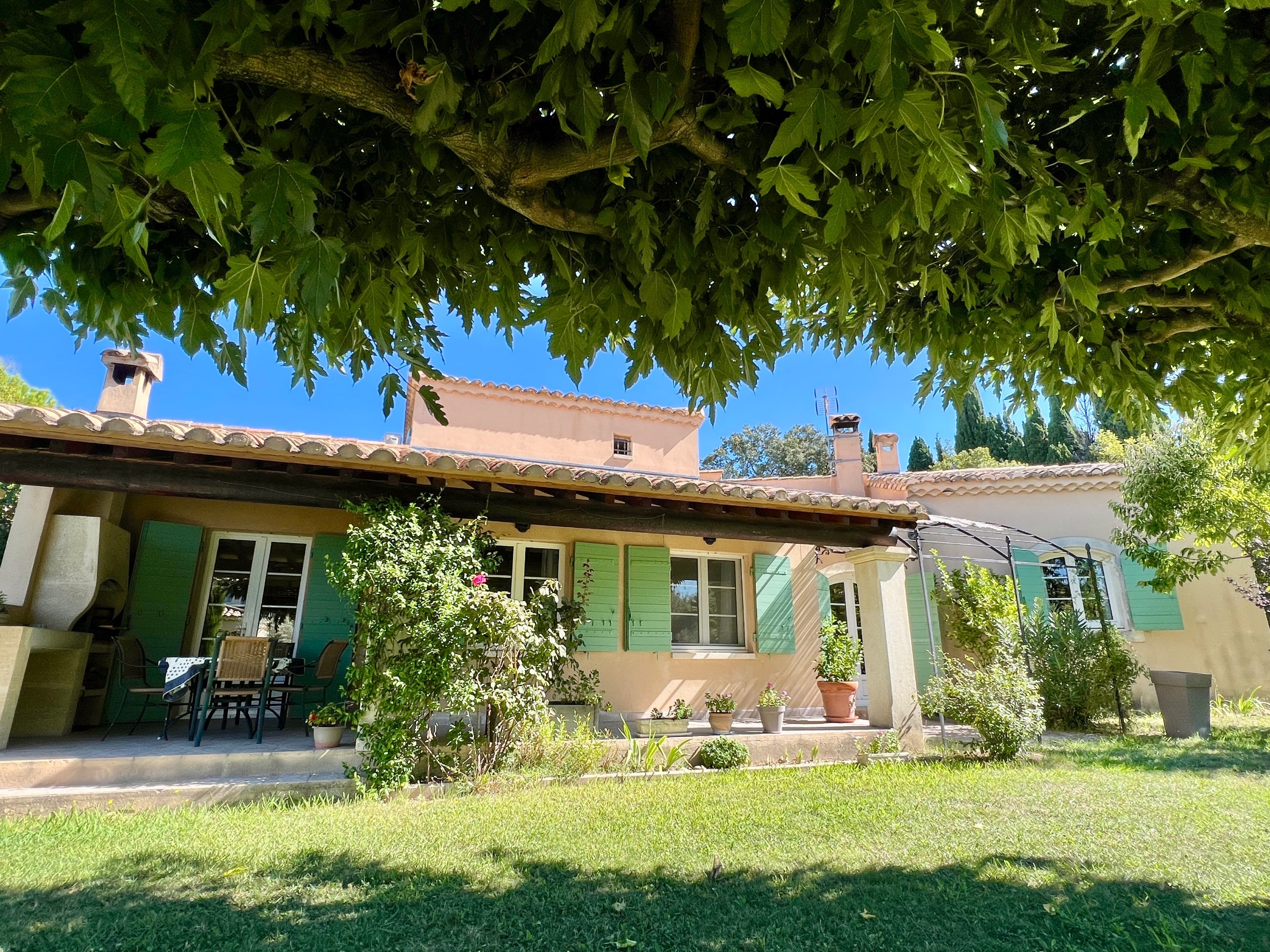  Quiet family home, in the immediate vicinity of Saint-Rémy-de-Provence. - 物件實景