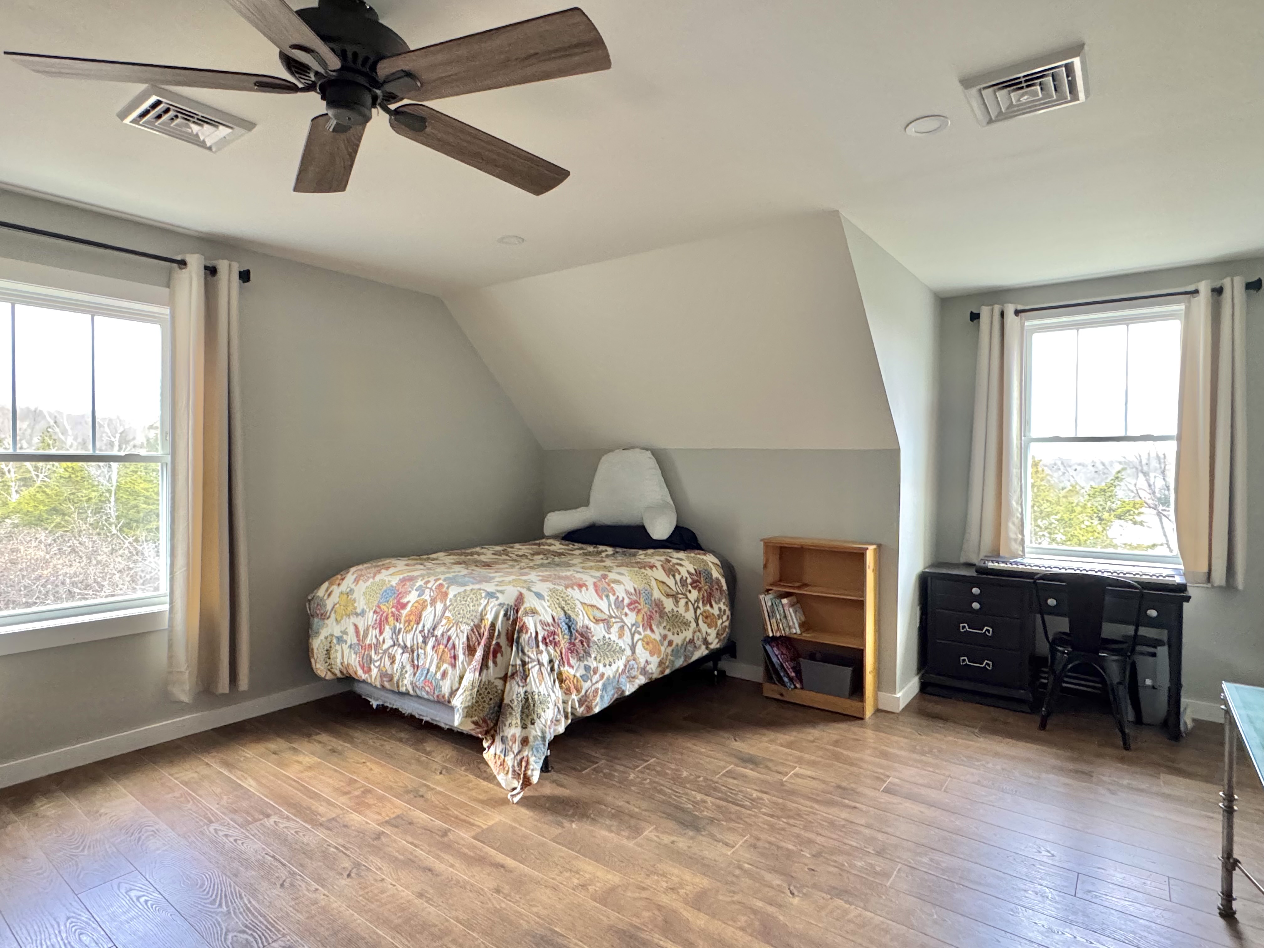 Athens, New York, 12015, United States, 3 Bedrooms Bedrooms, ,3 BathroomsBathrooms,Residential,For Sale,1995415