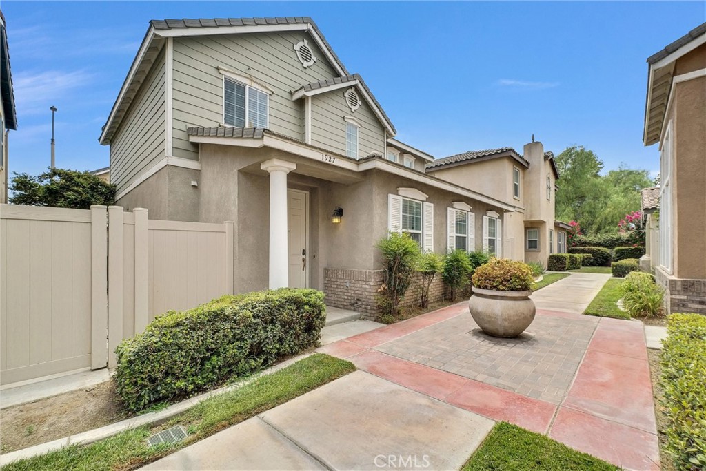 Riverside, California, 92501, United States, 3 Bedrooms Bedrooms, ,3 BathroomsBathrooms,Residential,For Sale,1895541