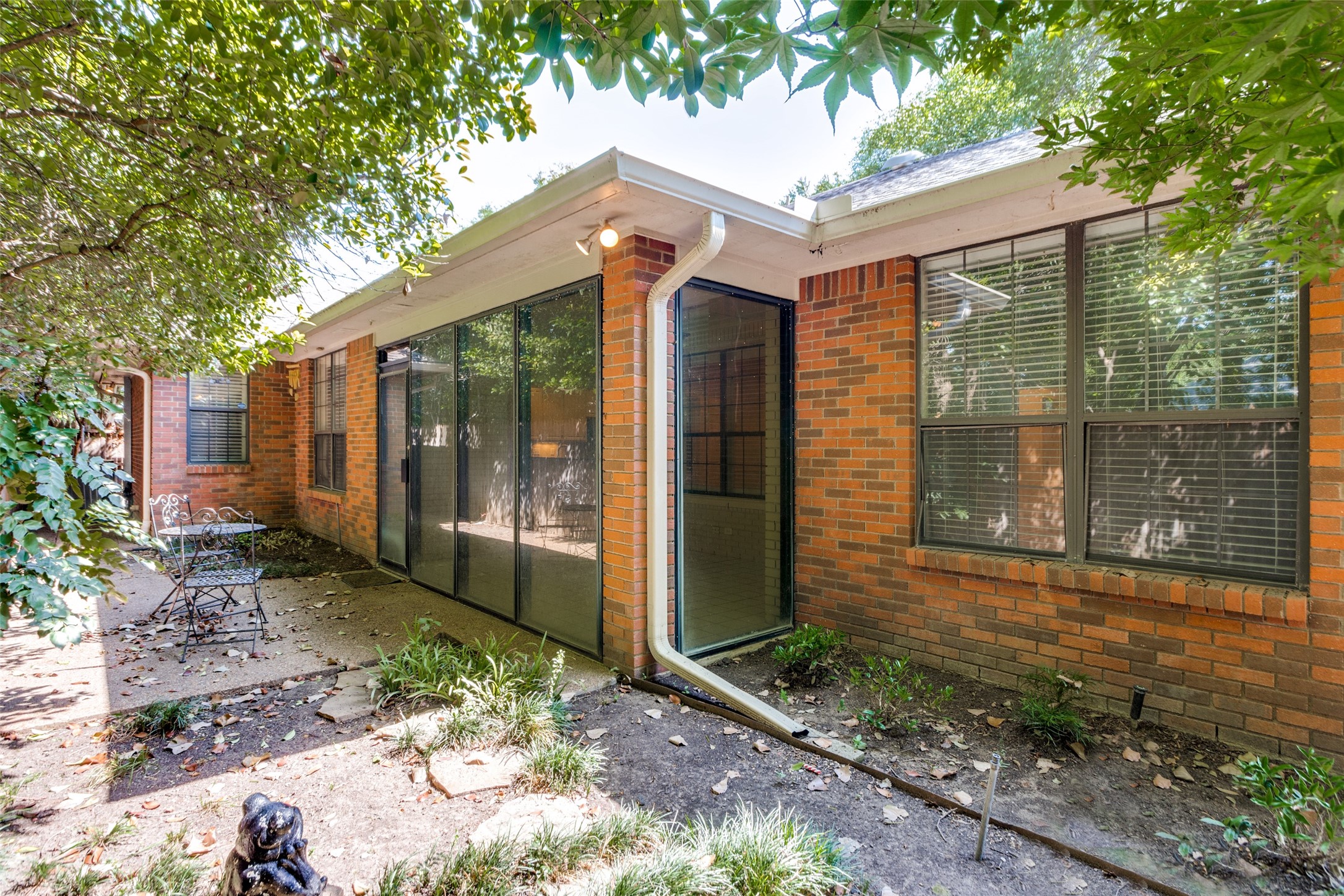 Fort Worth, Texas, 76109, United States, 3 Bedrooms Bedrooms, ,2 BathroomsBathrooms,Residential,For Sale,1918237