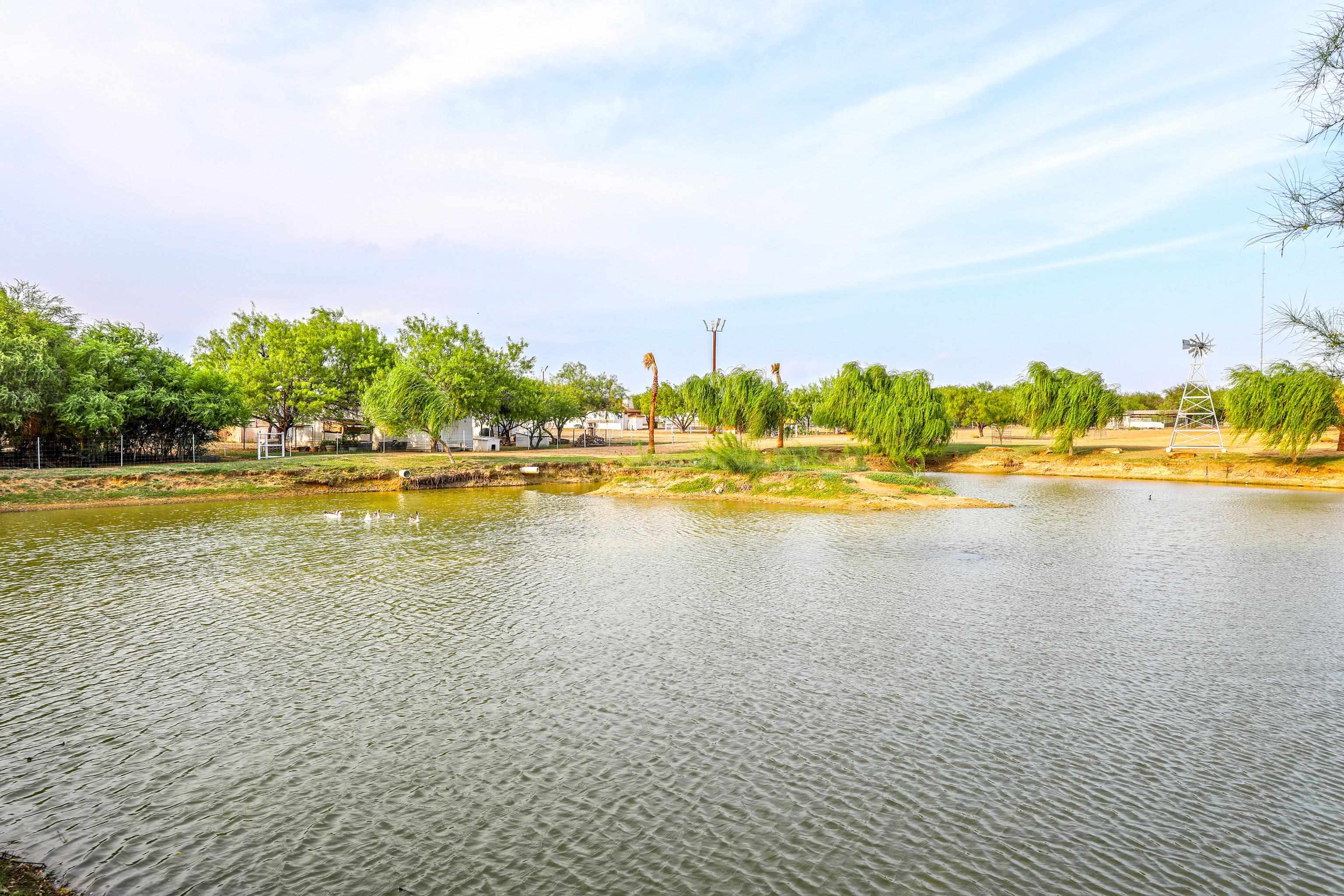 LAREDO, Texas, 78046, United States, 3 Bedrooms Bedrooms, ,4 BathroomsBathrooms,Residential,For Sale,1848774
