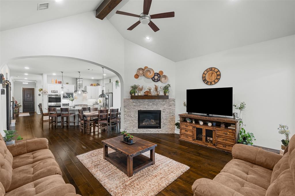 Arlington, Texas, 76005, United States, 4 Bedrooms Bedrooms, ,4 BathroomsBathrooms,Residential,For Sale,1890856