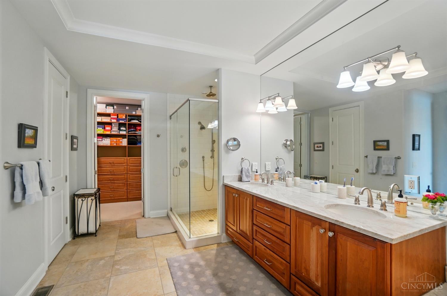 Cincinnati, Ohio, 45202, United States, 3 Bedrooms Bedrooms, ,4 BathroomsBathrooms,Residential,For Sale,1850372