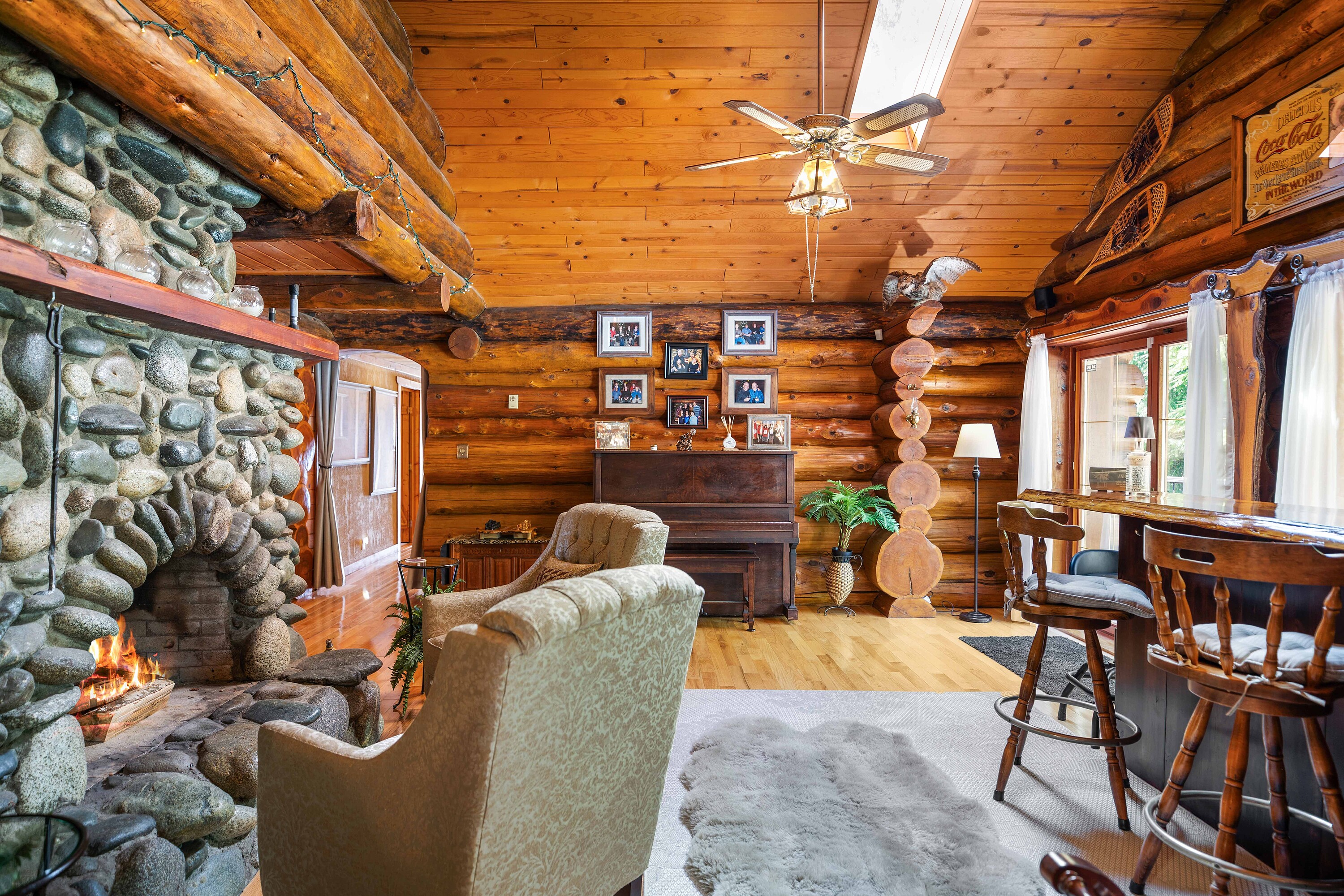  West Coast Cedar Log Home - 物件實景