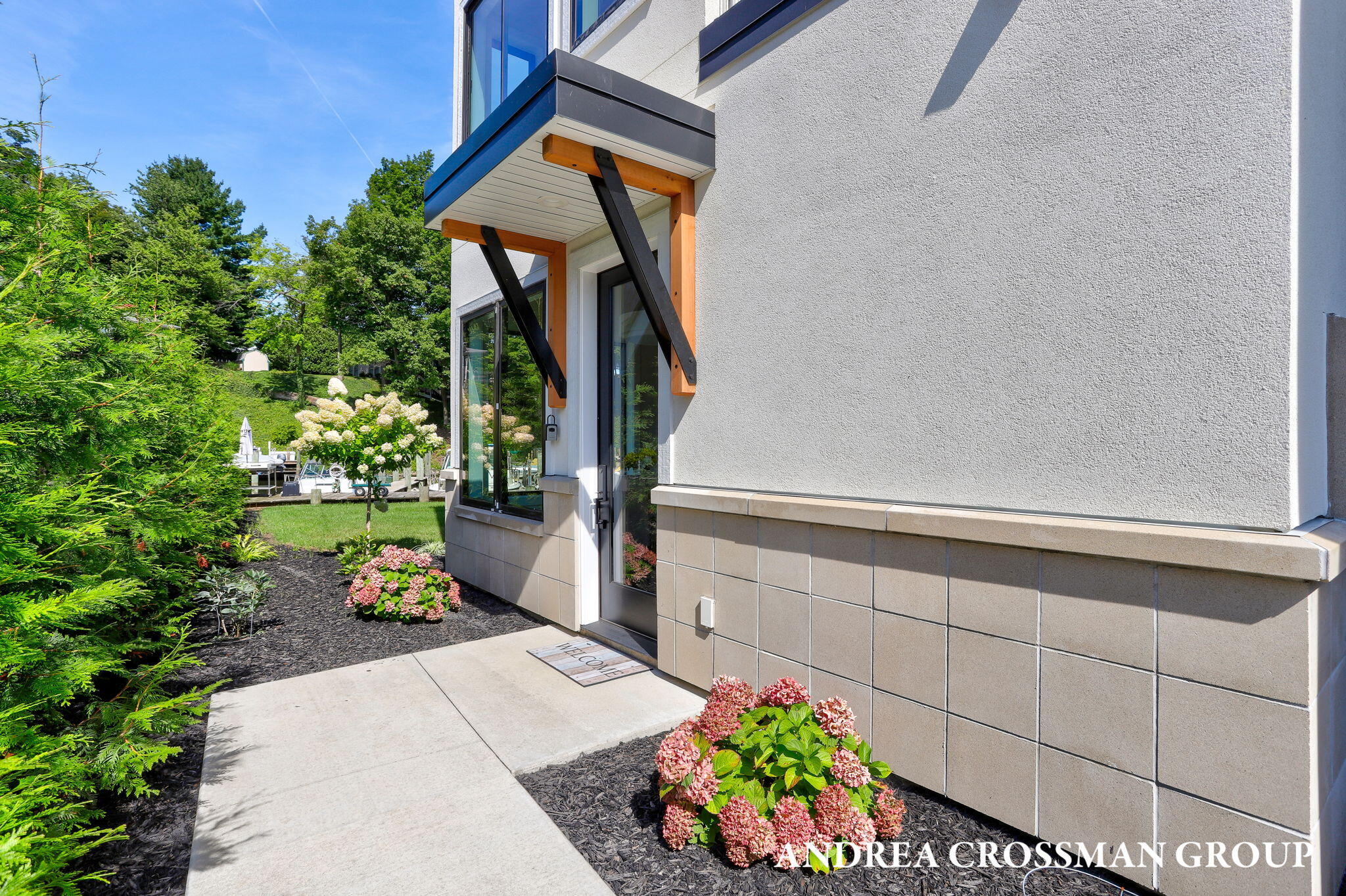 South Haven, Michigan, 49090, United States, 3 Bedrooms Bedrooms, ,3 BathroomsBathrooms,Residential,For Sale,1987692