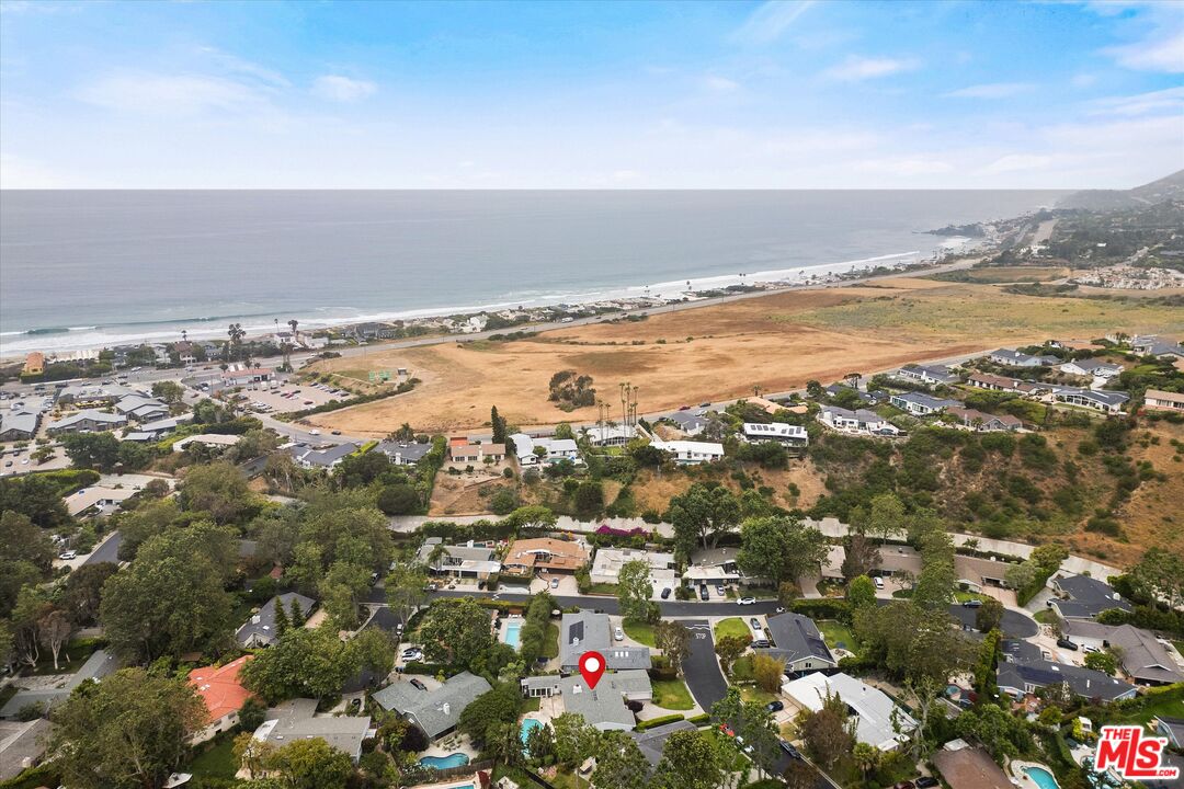 Malibu, California, 90265, United States, 4 Bedrooms Bedrooms, ,3 BathroomsBathrooms,Residential,For Sale,1859760