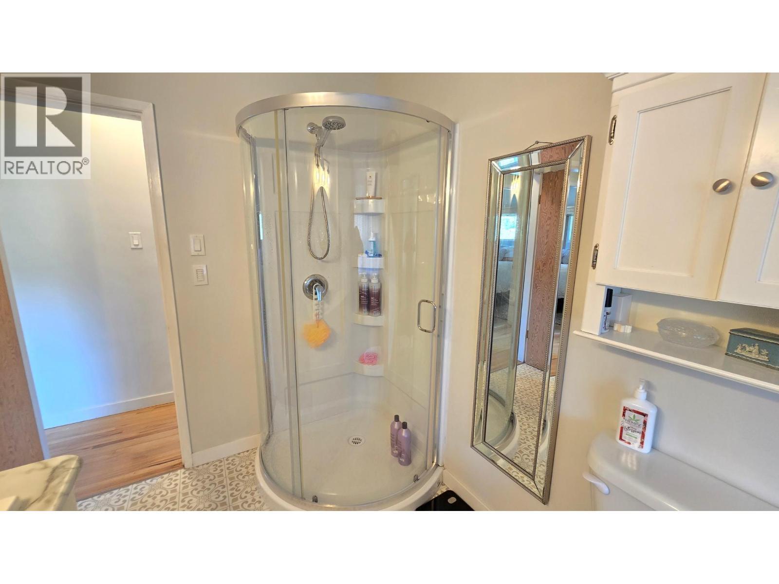 KAMLOOPS, British Columbia, V2C 4Y6, CA, 3 Bedrooms Bedrooms, ,2 BathroomsBathrooms,Residential,For Sale,1950750
