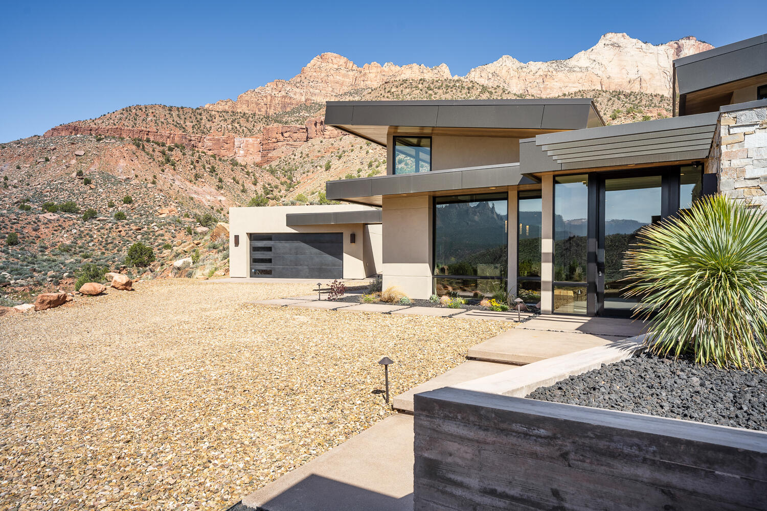 Springdale, Utah, 84767, United States, 4 Bedrooms Bedrooms, ,Residential,For Sale,1991496