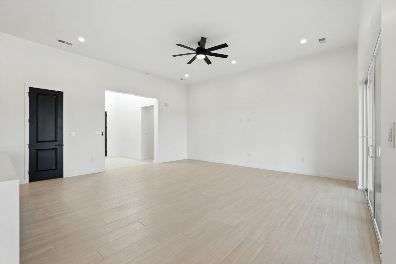 Rio Rancho, New Mexico, 87144, United States, 4 Bedrooms Bedrooms, ,3 BathroomsBathrooms,Residential,For Sale,1918026