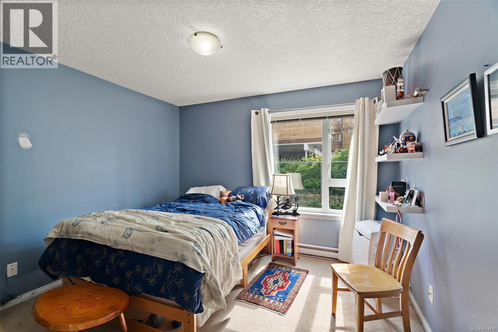 ESQUIMALT, British Columbia, V9A 4R8, CA, 2 Bedrooms Bedrooms, ,2 BathroomsBathrooms,Residential,For Sale,1948785