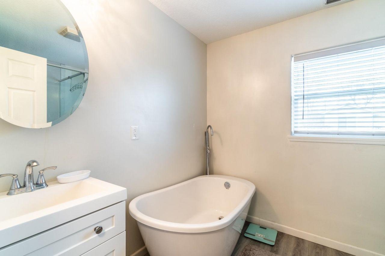 Angola, Indiana, 46703, United States, 2 Bedrooms Bedrooms, ,2 BathroomsBathrooms,Residential,For Sale,1768550