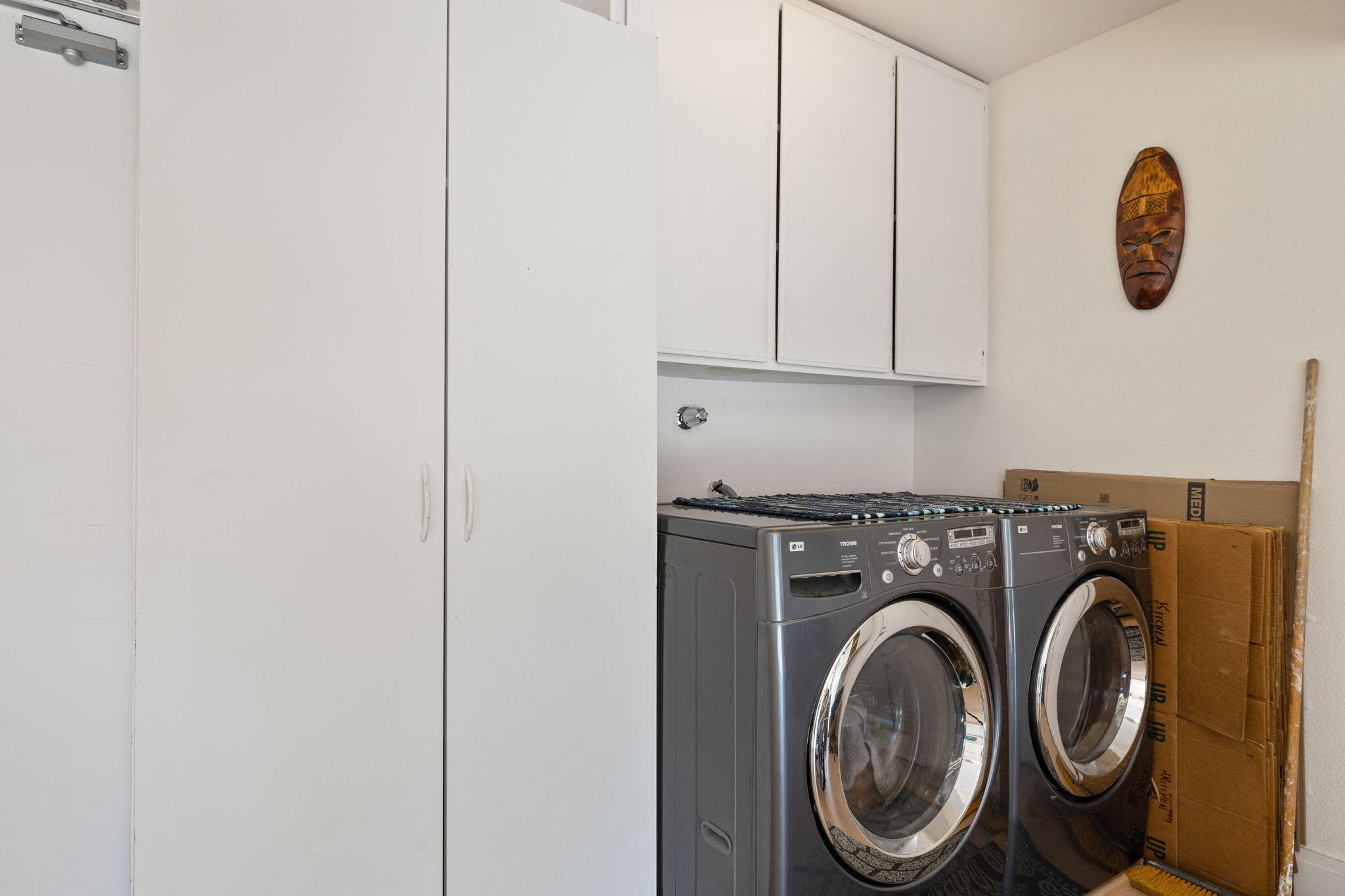 Palm Desert, California, 92260, United States, 3 Bedrooms Bedrooms, ,2 BathroomsBathrooms,Residential,For Sale,1989657