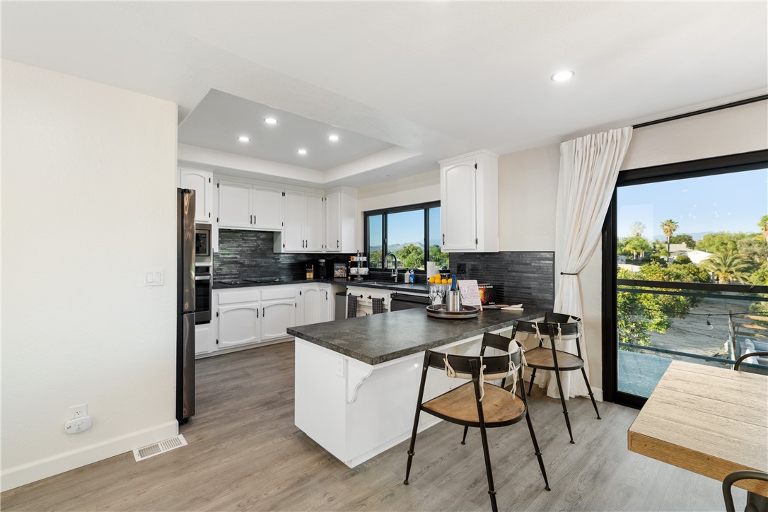 Temecula, California, 92592, United States, 3 Bedrooms Bedrooms, ,3 BathroomsBathrooms,Residential,For Sale,2013729