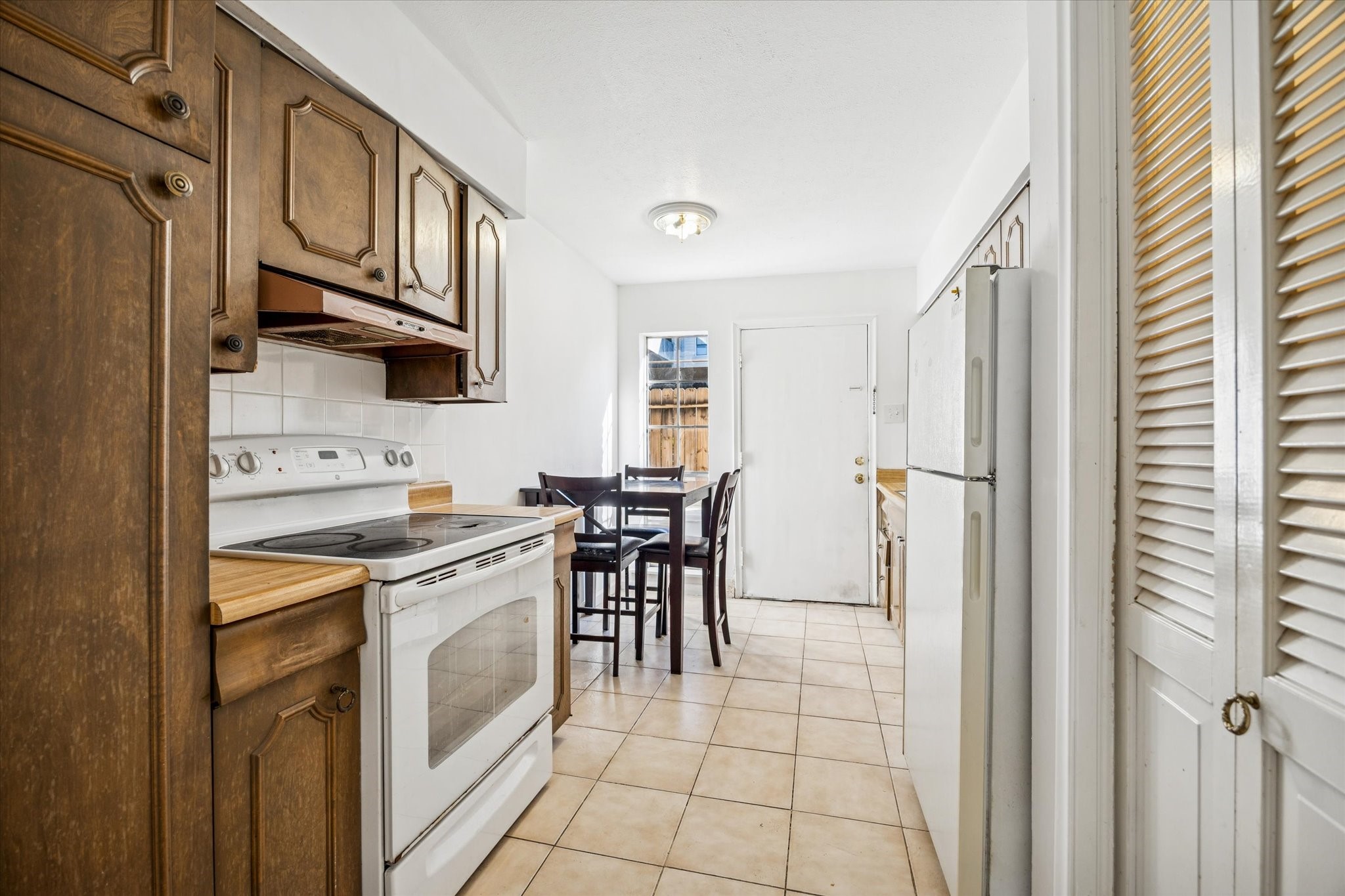  7600 Burgoyne Road #143 - 物件實景