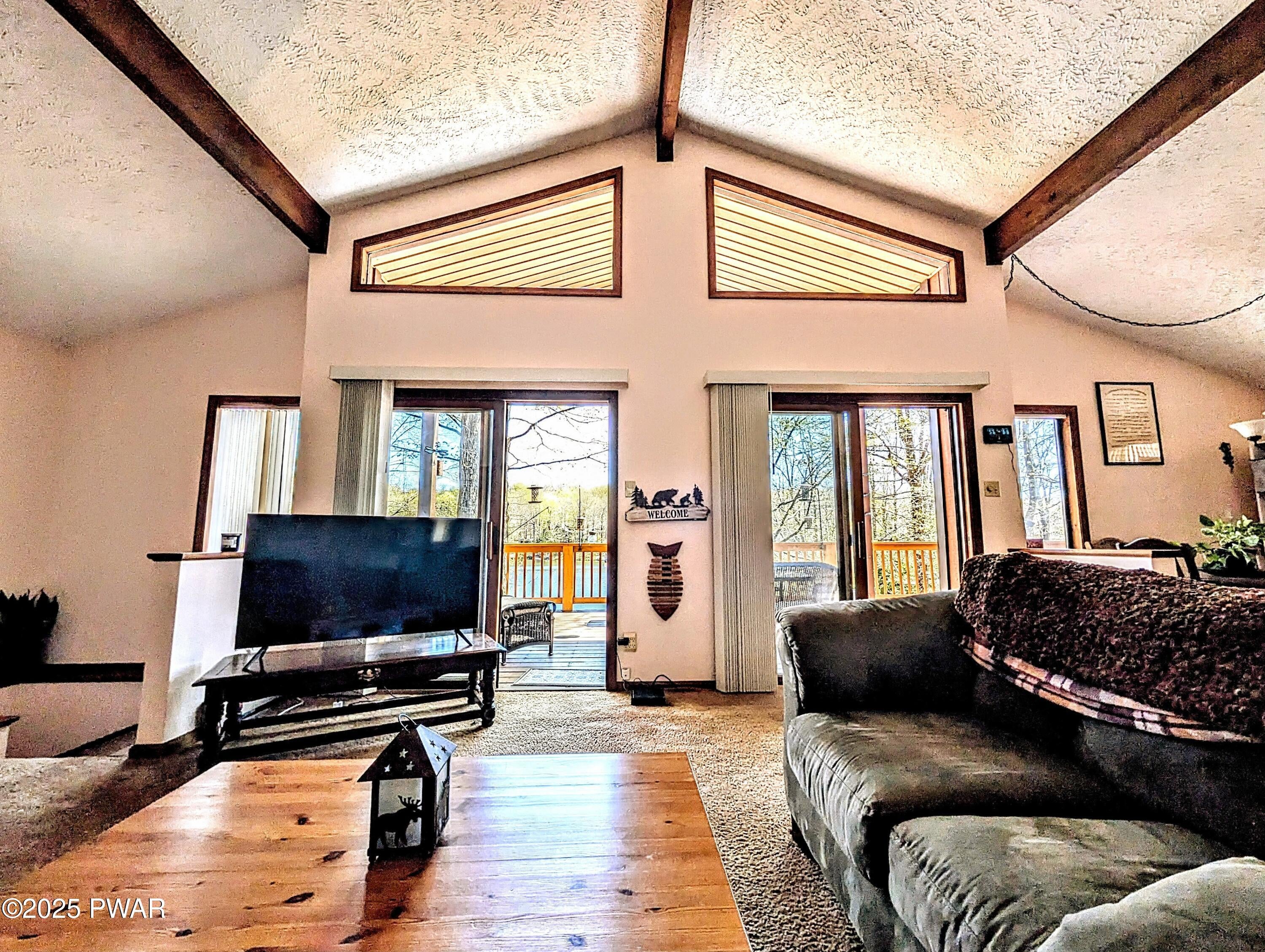 Canadensis, Pennsylvania, 18325, United States, 4 Bedrooms Bedrooms, ,2 BathroomsBathrooms,Residential,For Sale,1983117