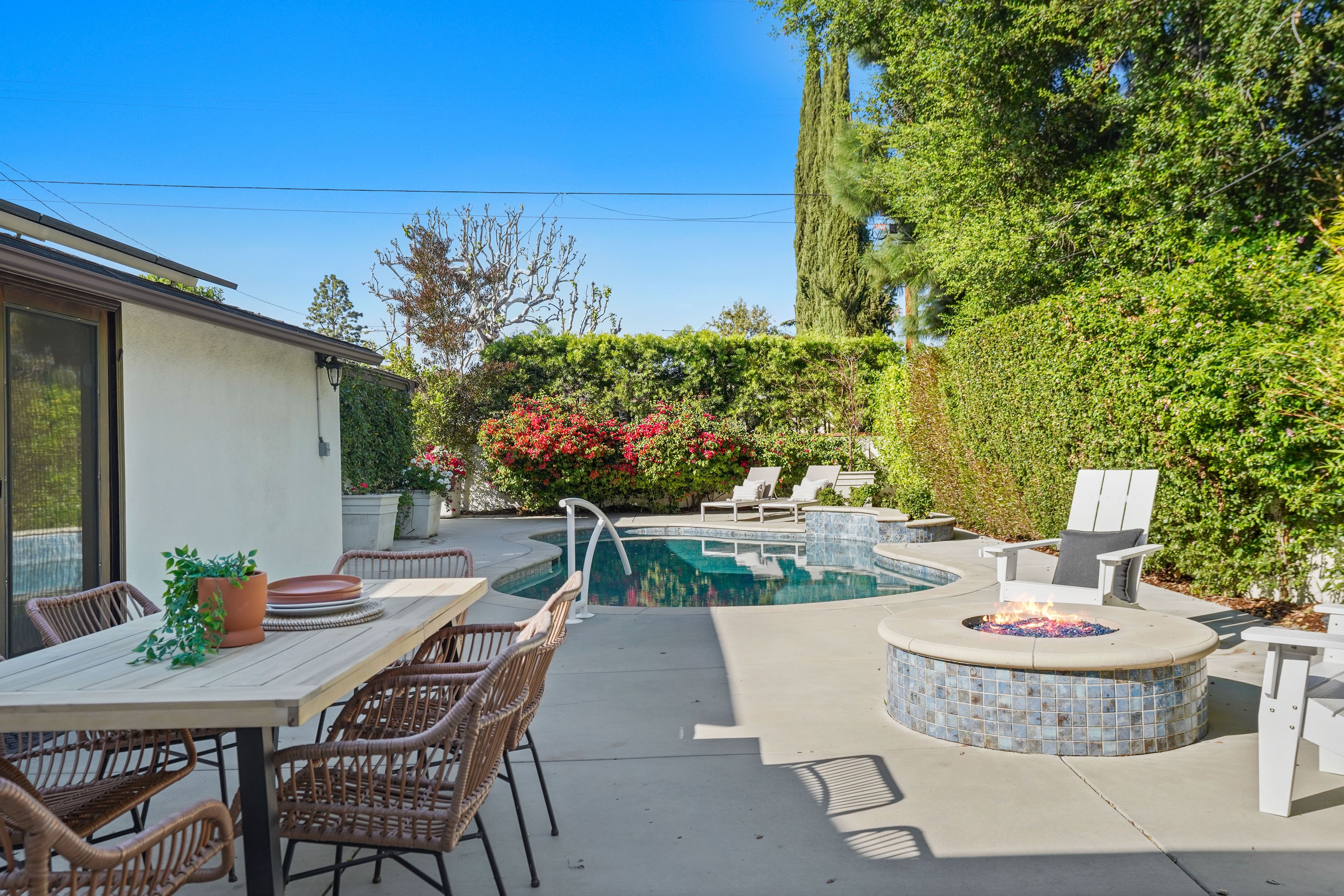  11593 Kling Street - 物件實景