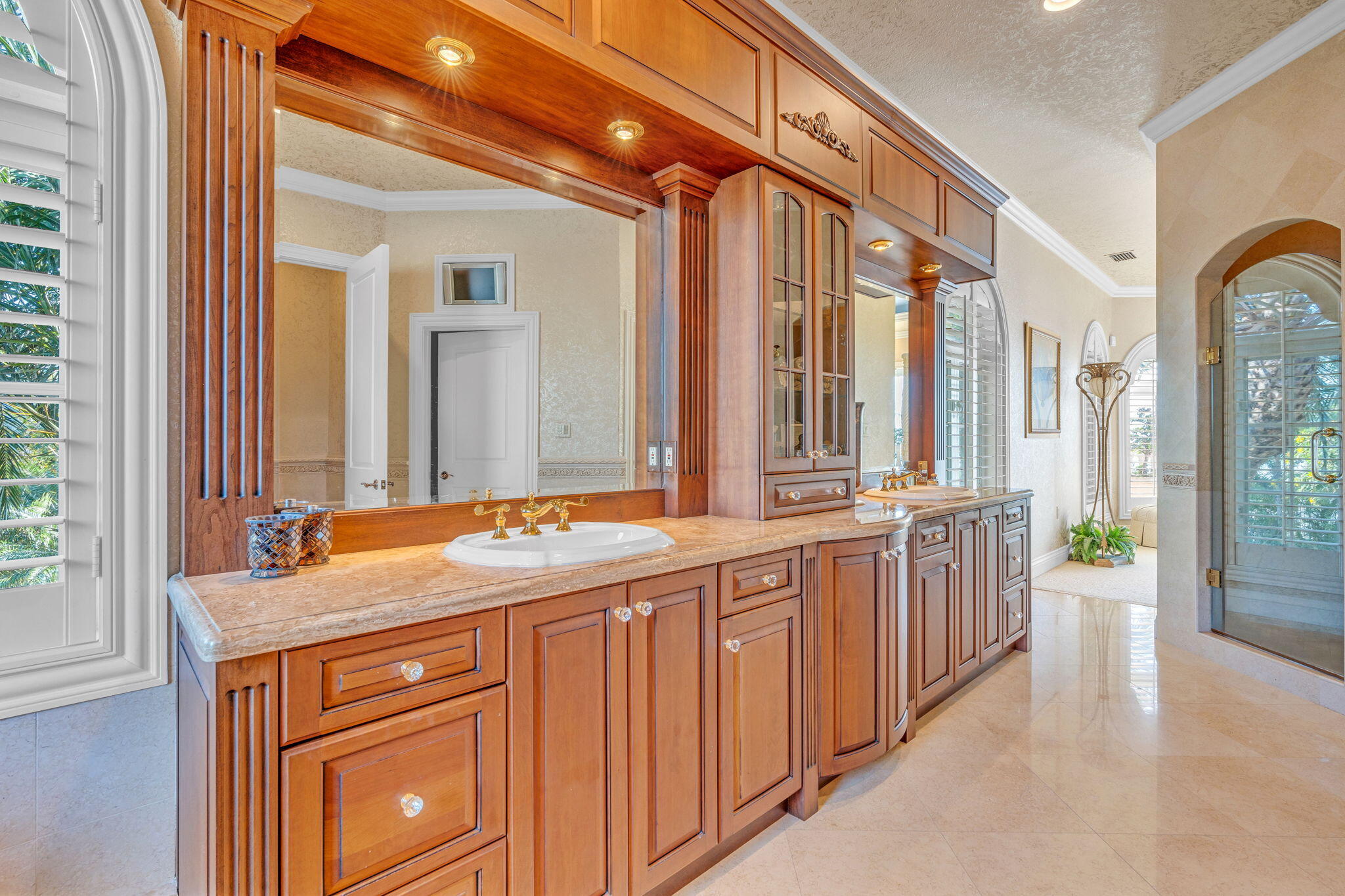 KEY COLONY, Florida, 33051, United States, 4 Bedrooms Bedrooms, ,5 BathroomsBathrooms,Residential,For Sale,1996950