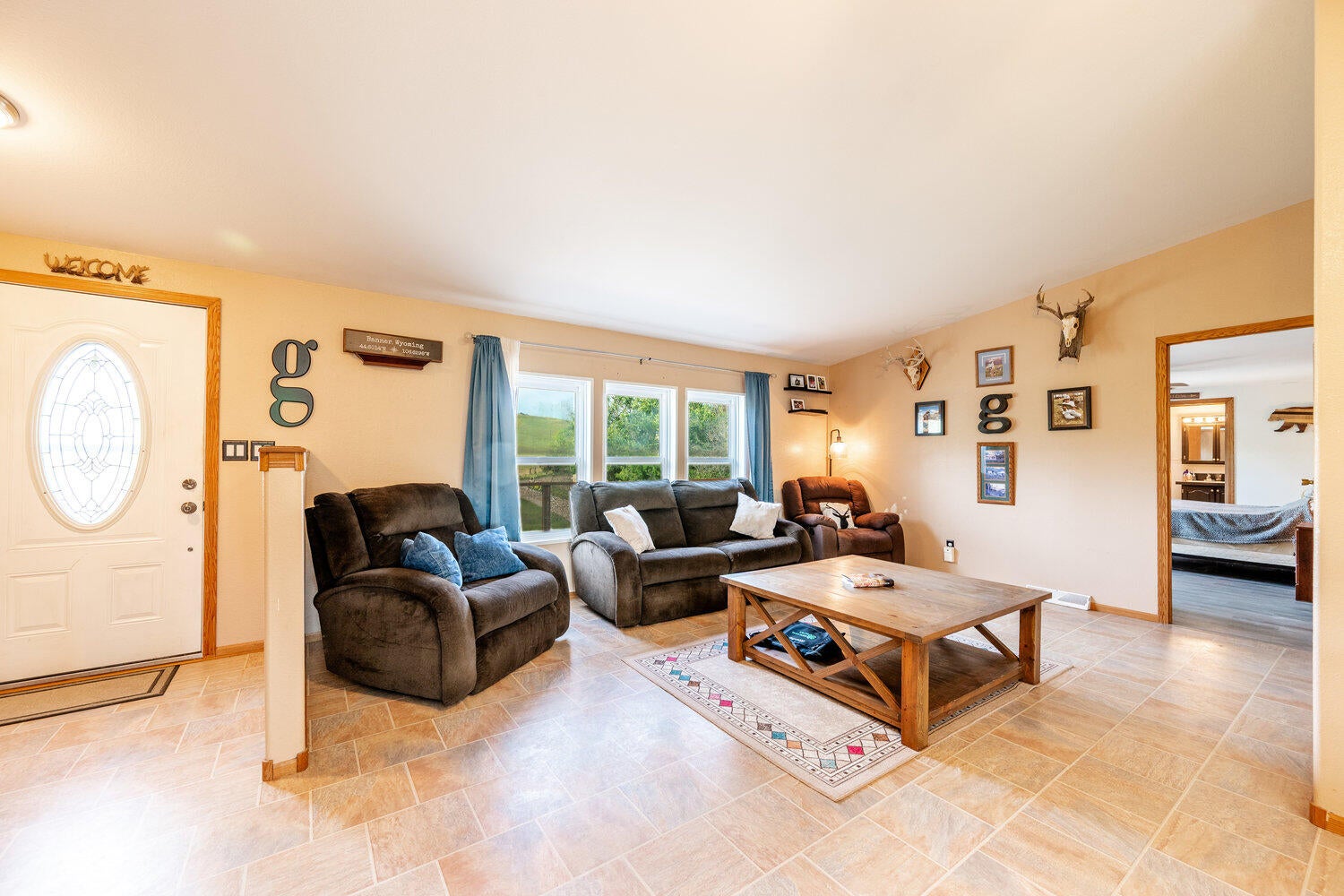 Banner, Wyoming, 82832, United States, 4 Bedrooms Bedrooms, ,3 BathroomsBathrooms,Residential,For Sale,1983466