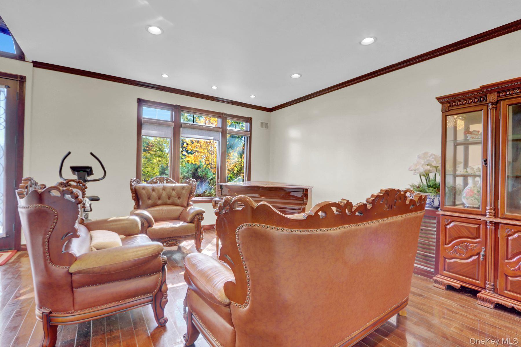  300 Ellen Place, Jericho, NY, 11753 - 物件實景
