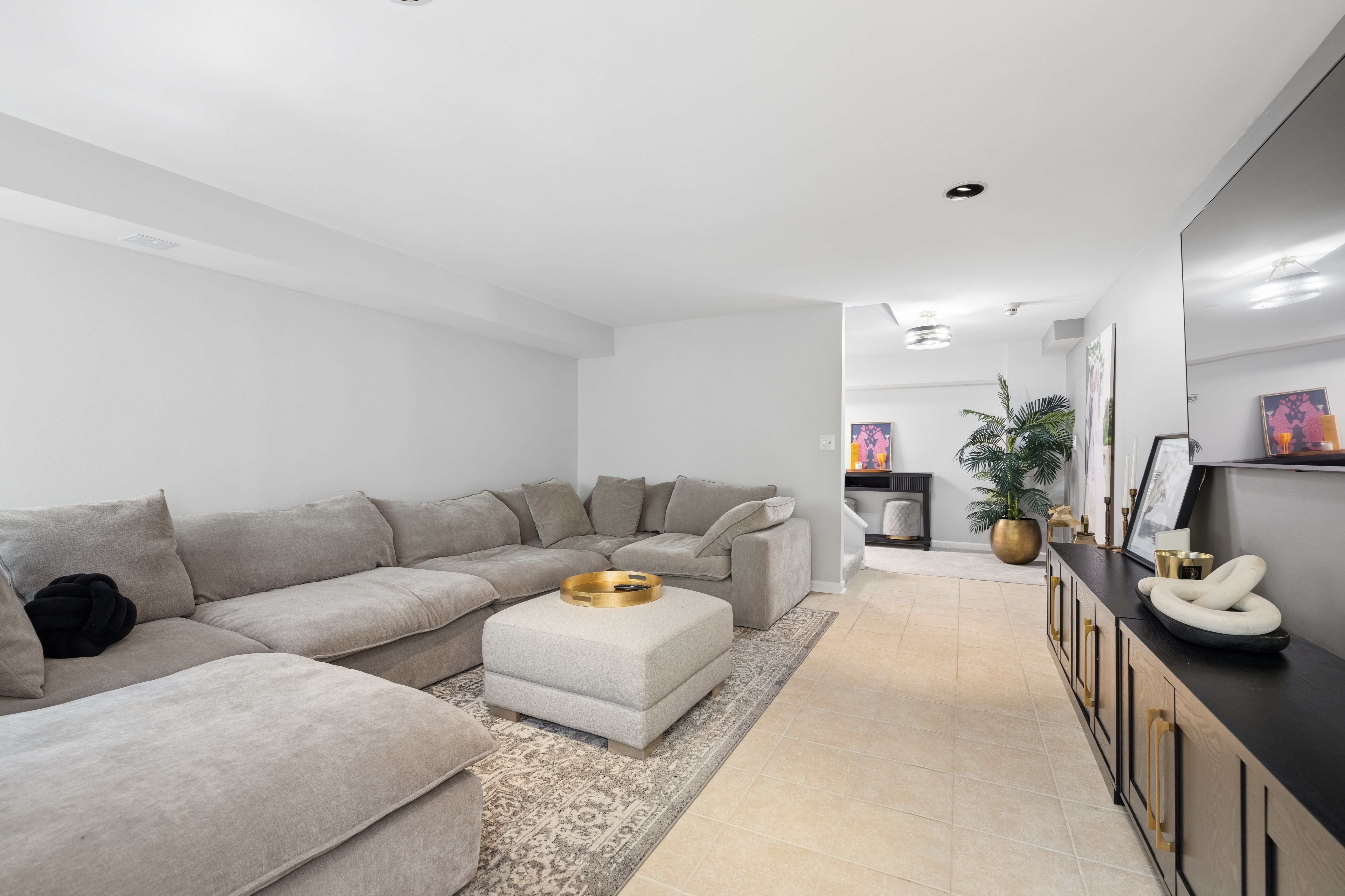  Thoughtfully Rrenovated from Top to Bottom - 物件實景