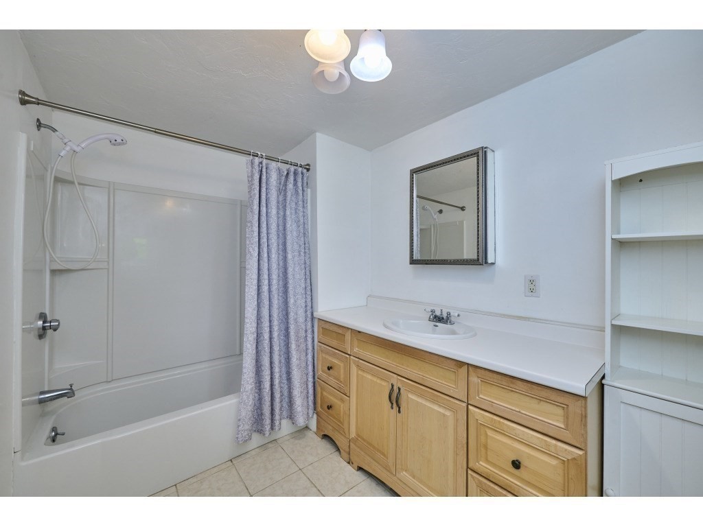 Stoughton, Massachusetts, 02072, United States, 7 Bedrooms Bedrooms, ,5 BathroomsBathrooms,Residential,For Sale,1943910