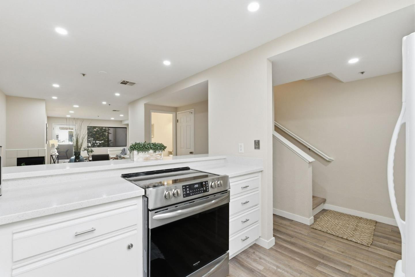 Palo Alto, California, 94306, United States, 2 Bedrooms Bedrooms, ,2 BathroomsBathrooms,Residential,For Sale,1992866