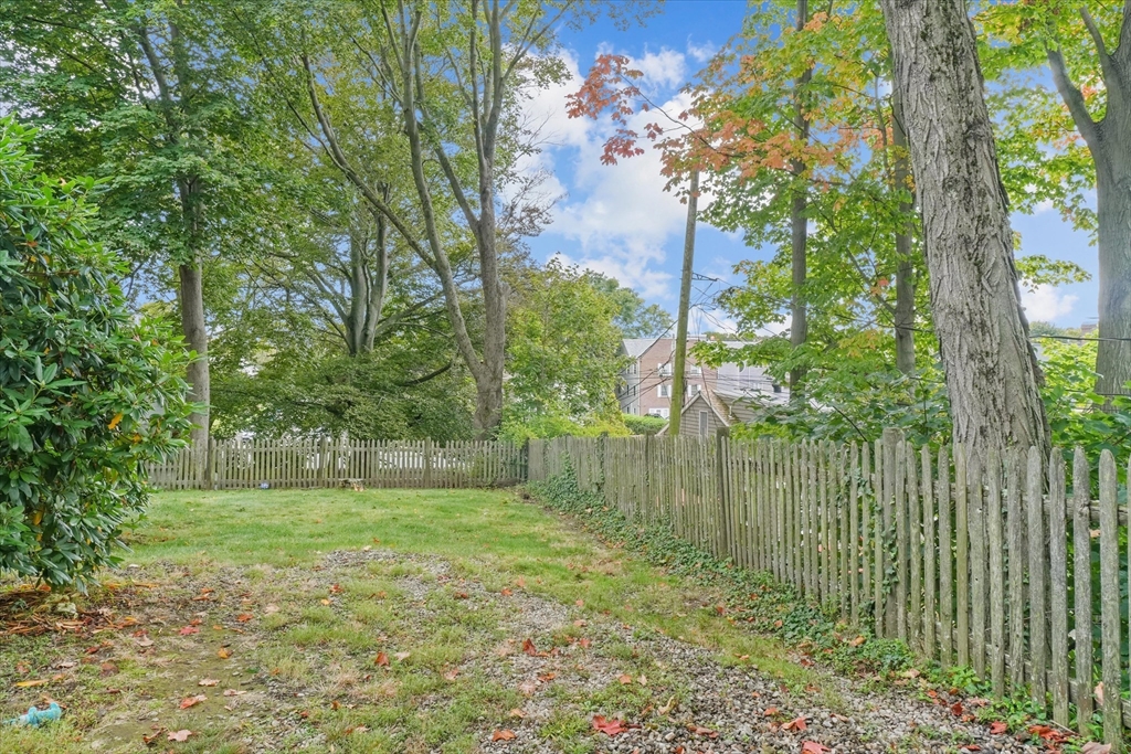 Marblehead, Massachusetts, 01945, United States, 2 Bedrooms Bedrooms, ,1 BathroomBathrooms,Residential,For Sale,1975019