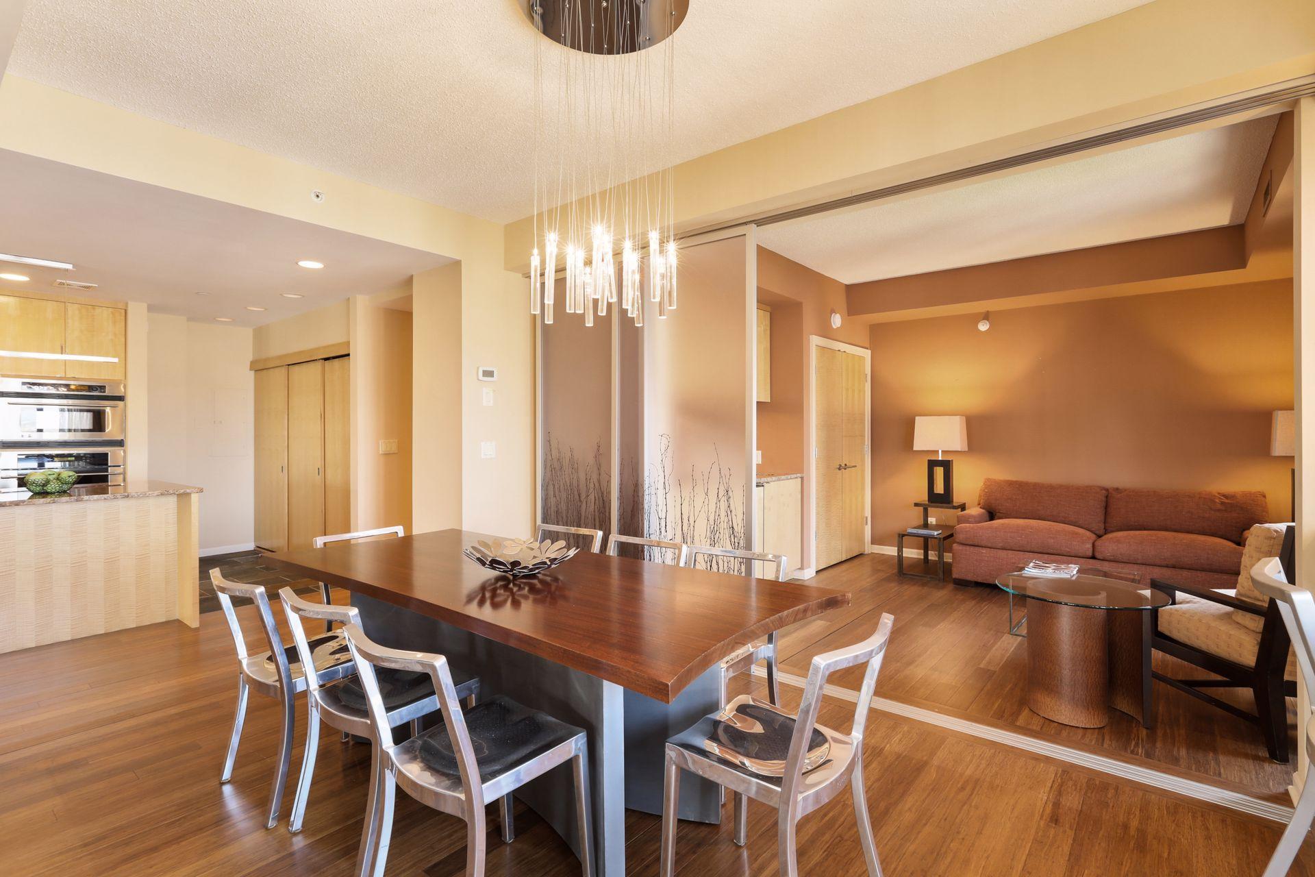 Minneapolis, Minnesota, 55403, United States, 2 Bedrooms Bedrooms, ,1 BathroomBathrooms,Residential,For Sale,1794027