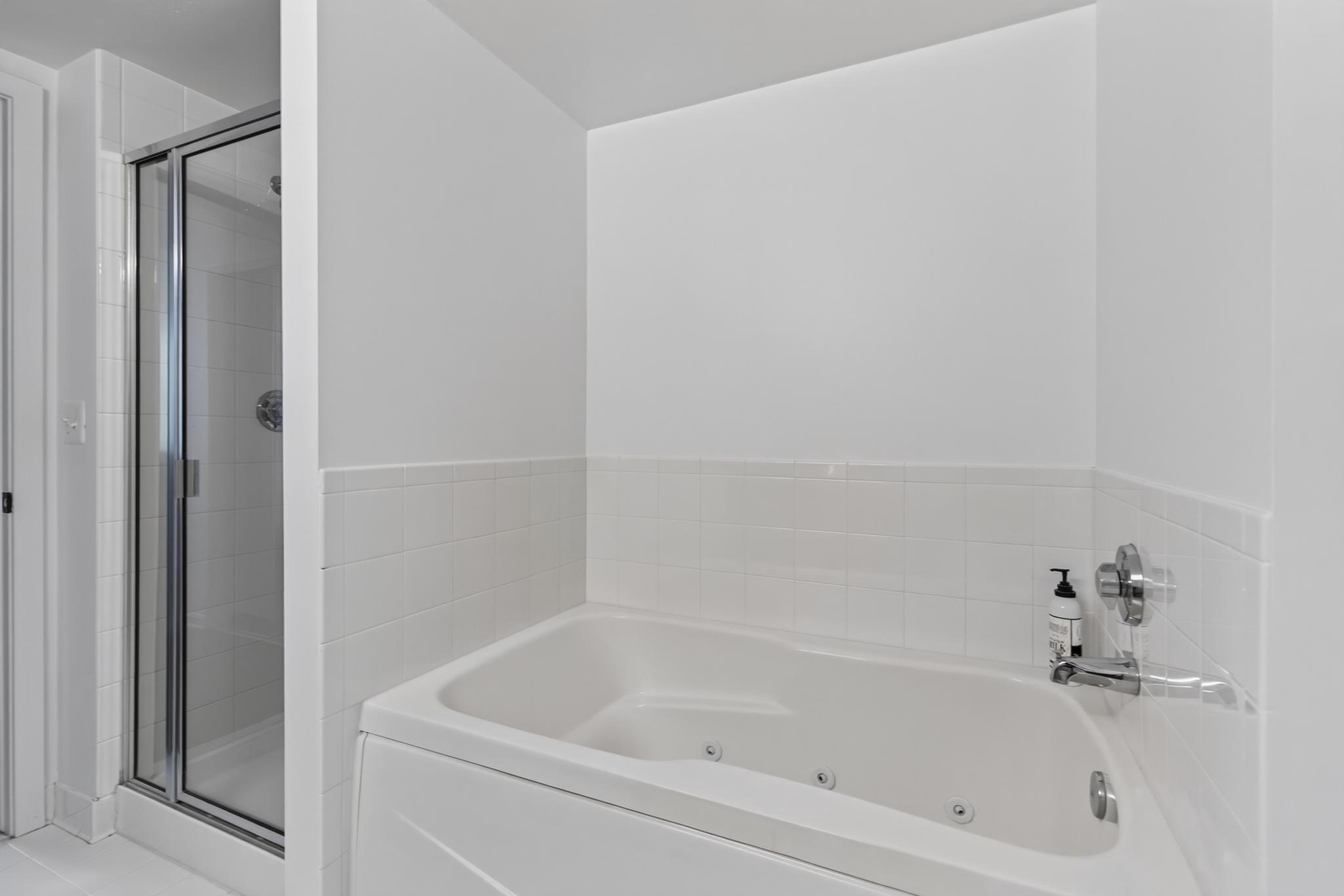  2220 Fairfax Drive, Arlington, VA, 22201 - 物件實景