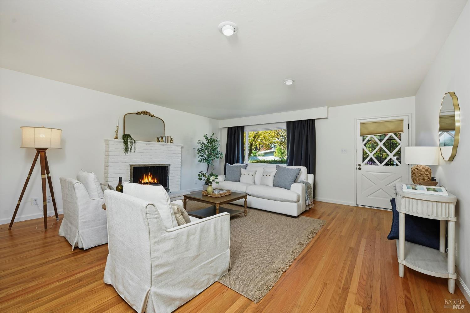 Santa Rosa, California, 95404, United States, 3 Bedrooms Bedrooms, ,2 BathroomsBathrooms,Residential,For Sale,1986551