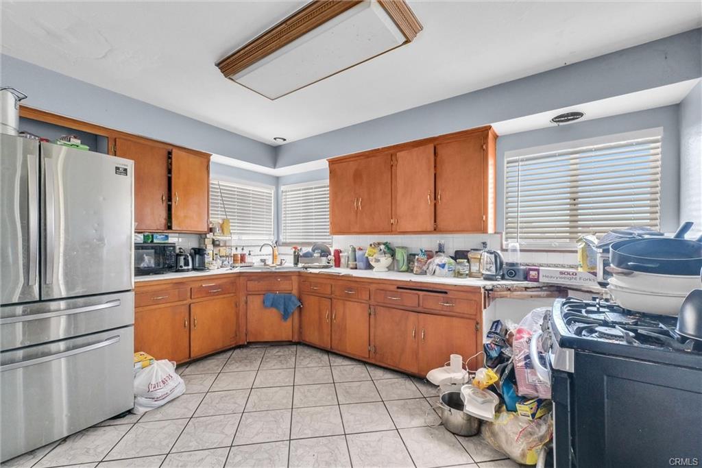 Fontana, California, 92335, United States, 4 Bedrooms Bedrooms, ,3 BathroomsBathrooms,Residential,For Sale,1981339