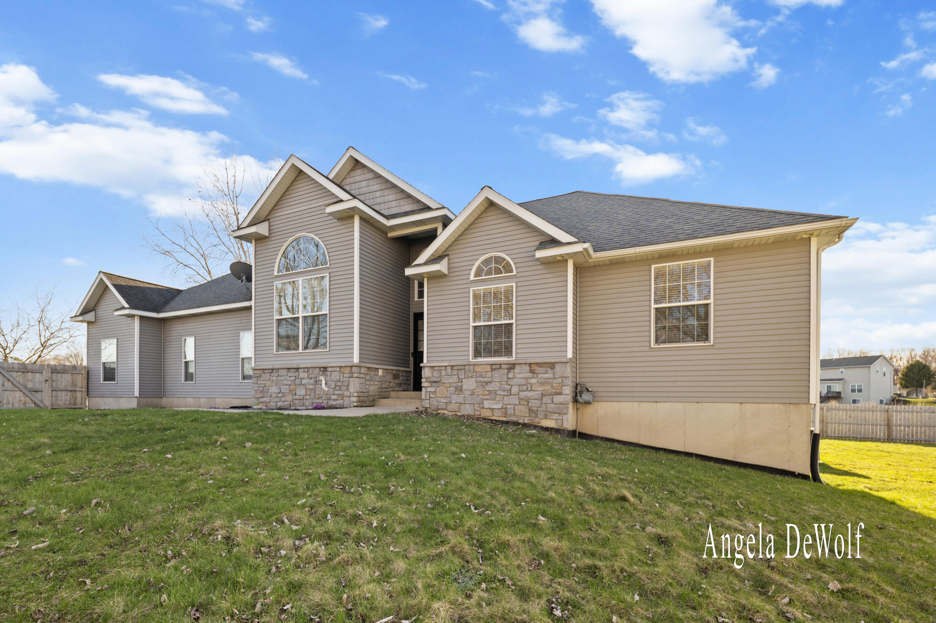 Hudsonville, Michigan, 49426, United States, 4 Bedrooms Bedrooms, ,3 BathroomsBathrooms,Residential,For Sale,1932787