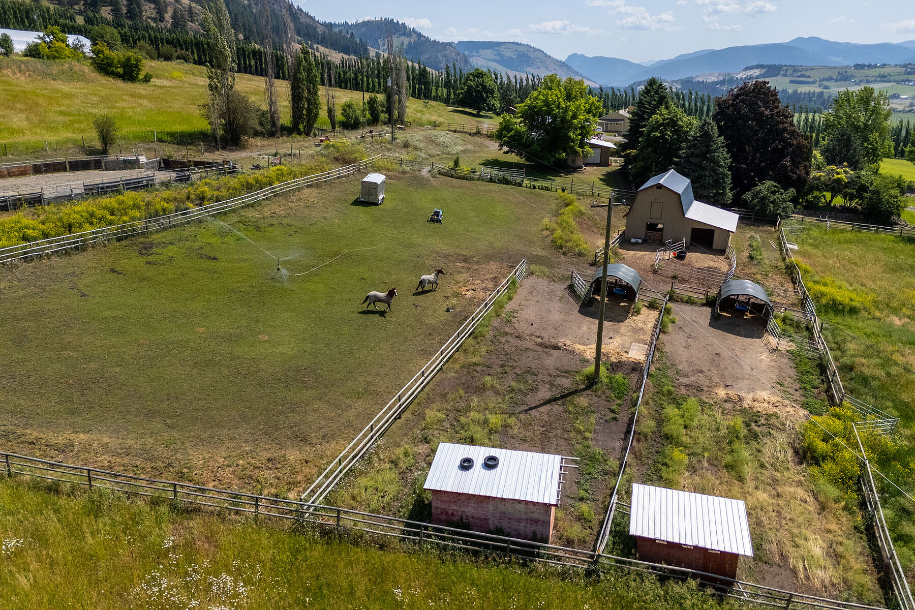  Ten Acres in Coldstream - 物件實景