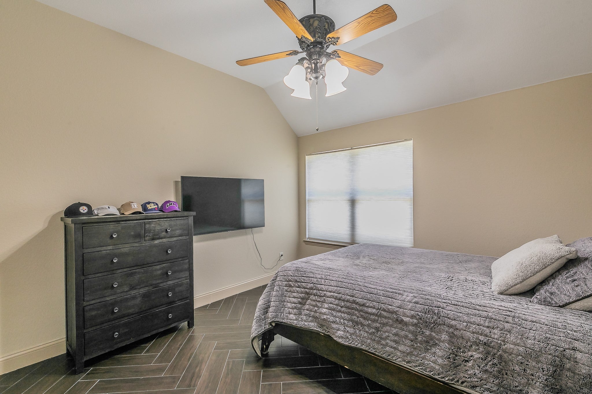 Fort Worth, Texas, 76179, United States, 5 Bedrooms Bedrooms, ,3 BathroomsBathrooms,Residential,For Sale,1980950