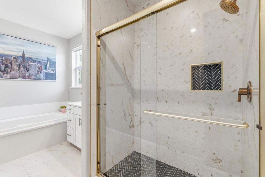 Hayward, California, 94541, United States, 3 Bedrooms Bedrooms, ,4 BathroomsBathrooms,Residential,For Sale,2032197