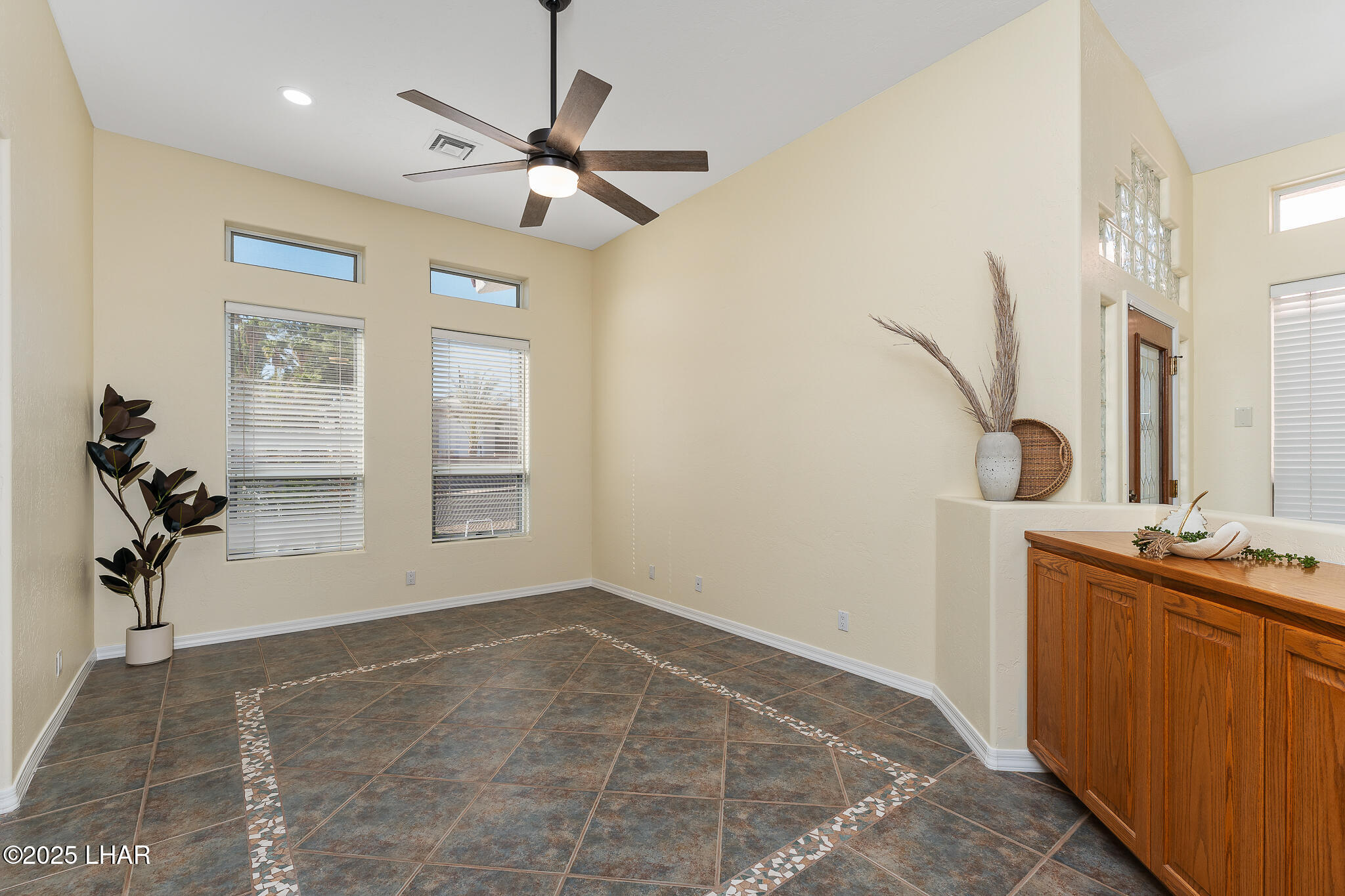 Lake Havasu City, Arizona, 86406, United States, 3 Bedrooms Bedrooms, ,2 BathroomsBathrooms,Residential,For Sale,1846694