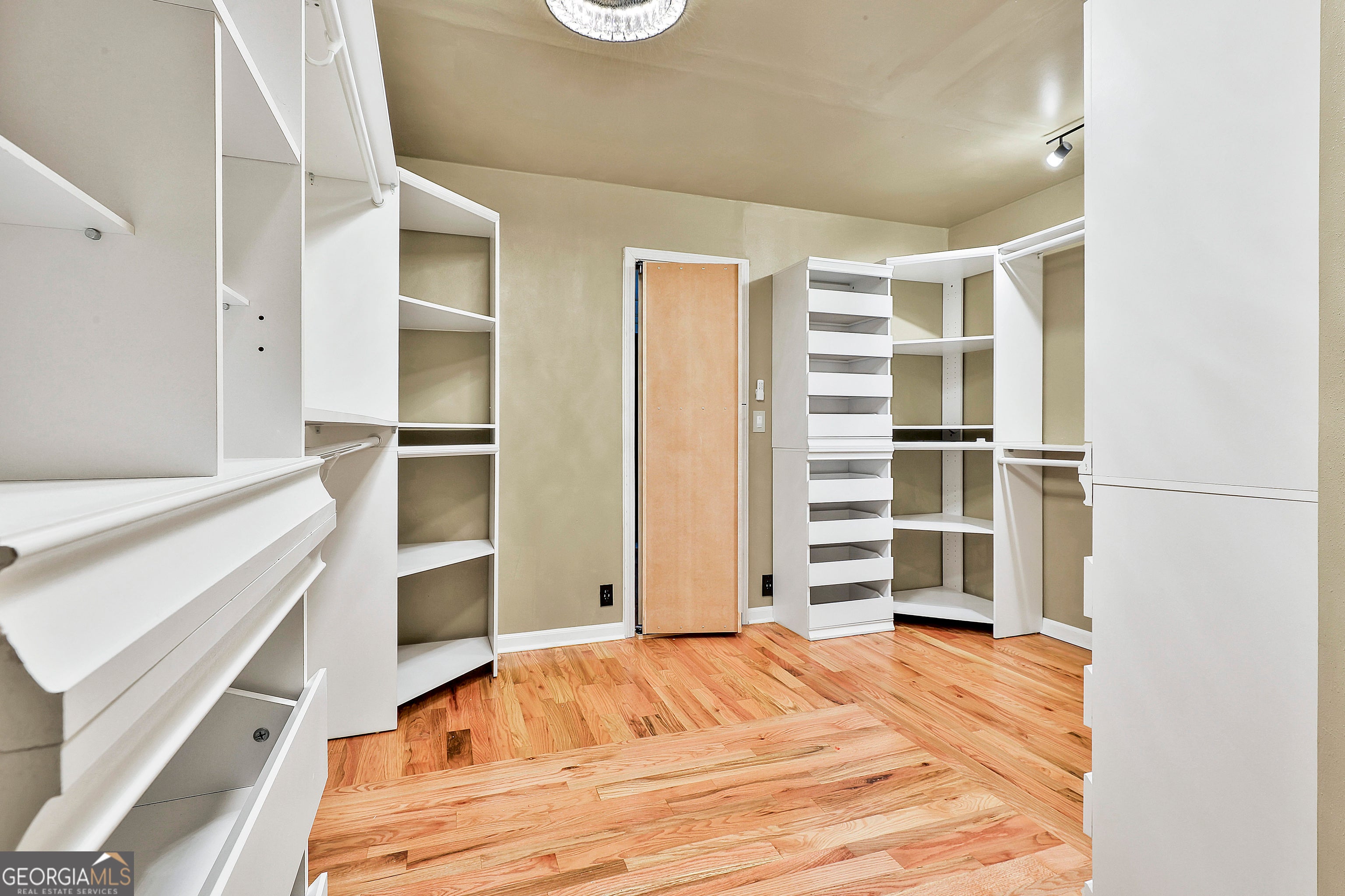 Tyrone, Georgia, 30290, United States, 4 Bedrooms Bedrooms, ,4 BathroomsBathrooms,Residential,For Sale,1922559