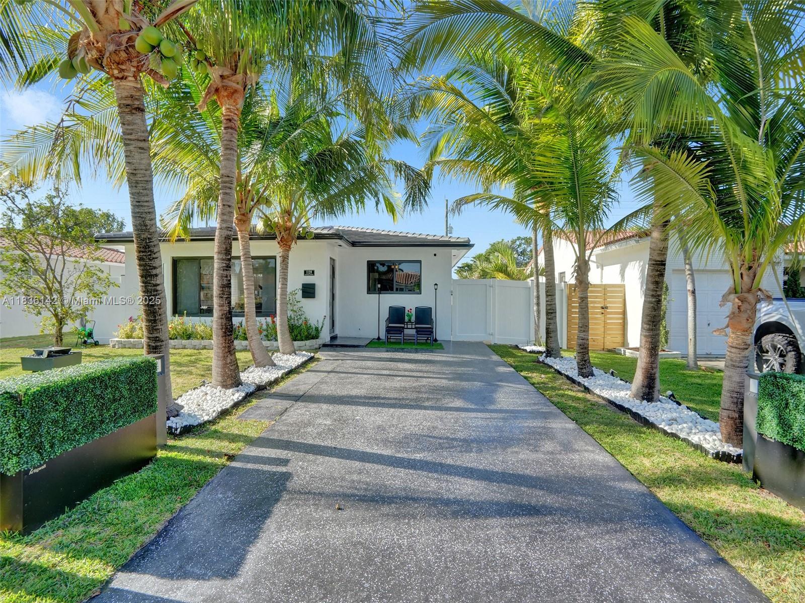 Hollywood, Florida, 33019, United States, 3 Bedrooms Bedrooms, ,2 BathroomsBathrooms,Residential,For Sale,1898660