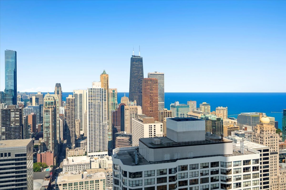 Chicago, Illinois, 60611, United States, 3 Bedrooms Bedrooms, ,5 BathroomsBathrooms,Residential,For Sale,1963980