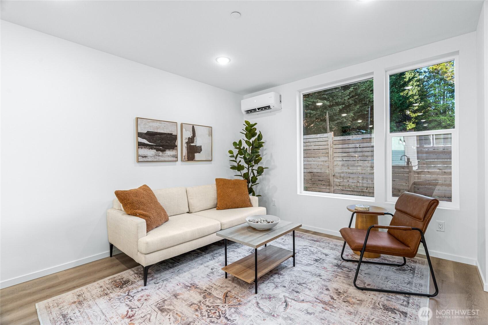 SEATTLE, Washington, 98125, United States, 3 Bedrooms Bedrooms, ,3 BathroomsBathrooms,Residential,For Sale,1995675