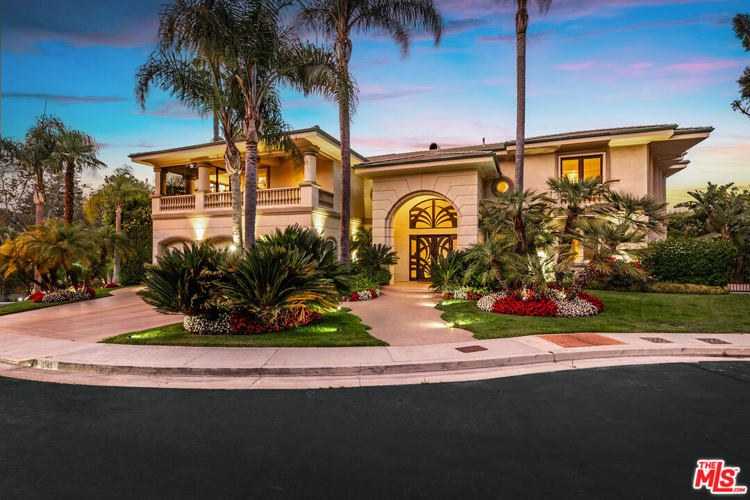 Beverly Hills, California, 90210, United States, 4 Bedrooms Bedrooms, ,5 BathroomsBathrooms,Residential,For Sale,1919871