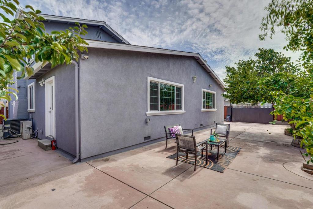 Union City, California, 94587, United States, 4 Bedrooms Bedrooms, ,3 BathroomsBathrooms,Residential,For Sale,1978572