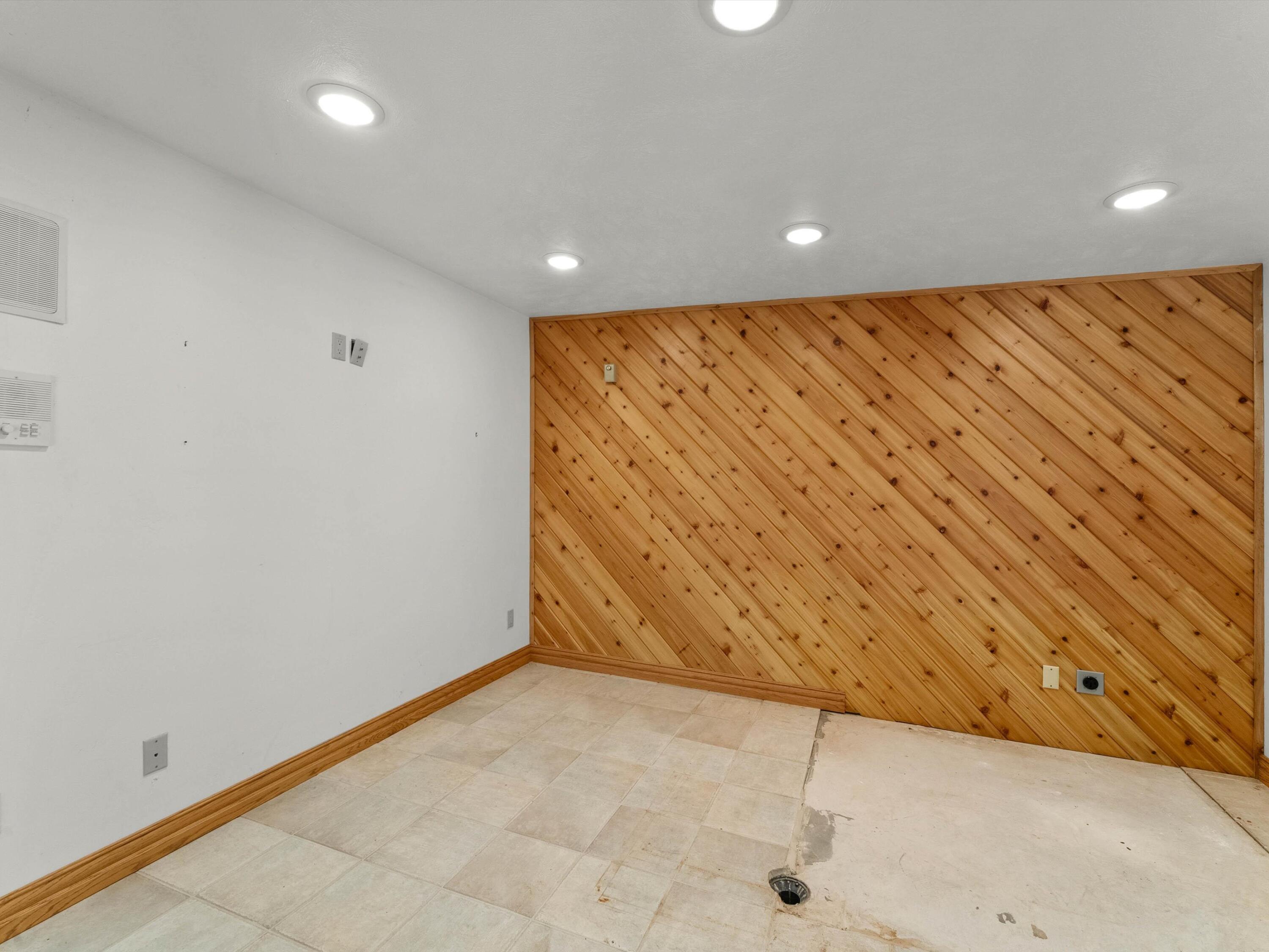 Eaton, Wisconsin, 54245, United States, 3 Bedrooms Bedrooms, ,4 BathroomsBathrooms,Residential,For Sale,1926569