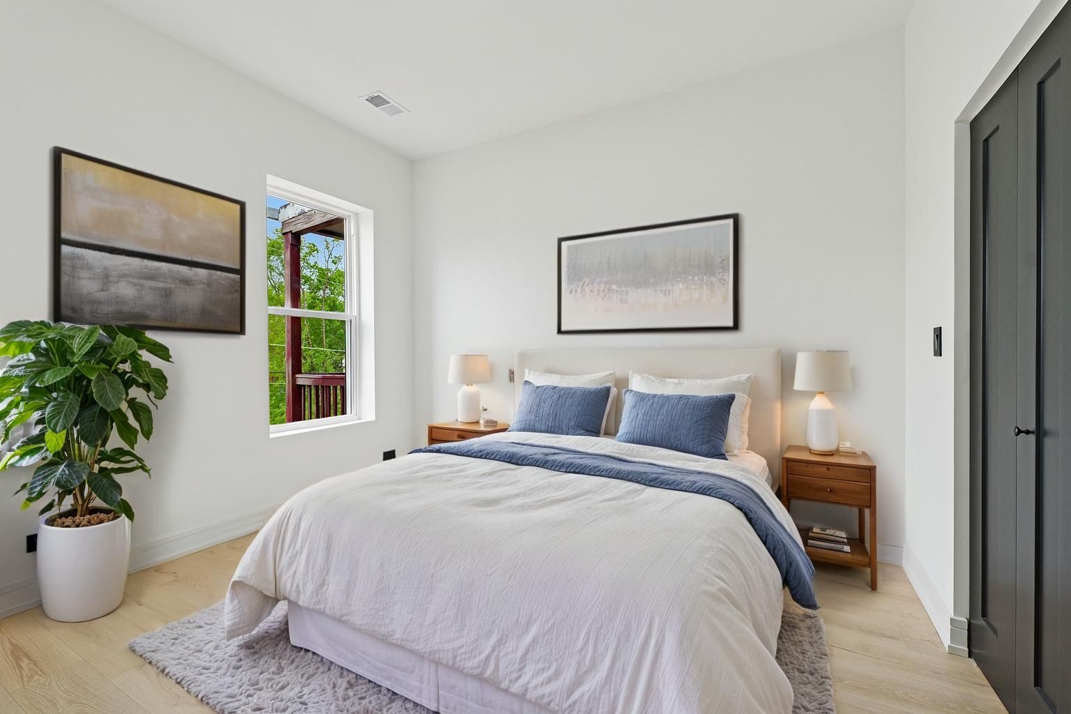 Chicago, Illinois, 60637, United States, 7 Bedrooms Bedrooms, ,Residential,For Sale,1917377
