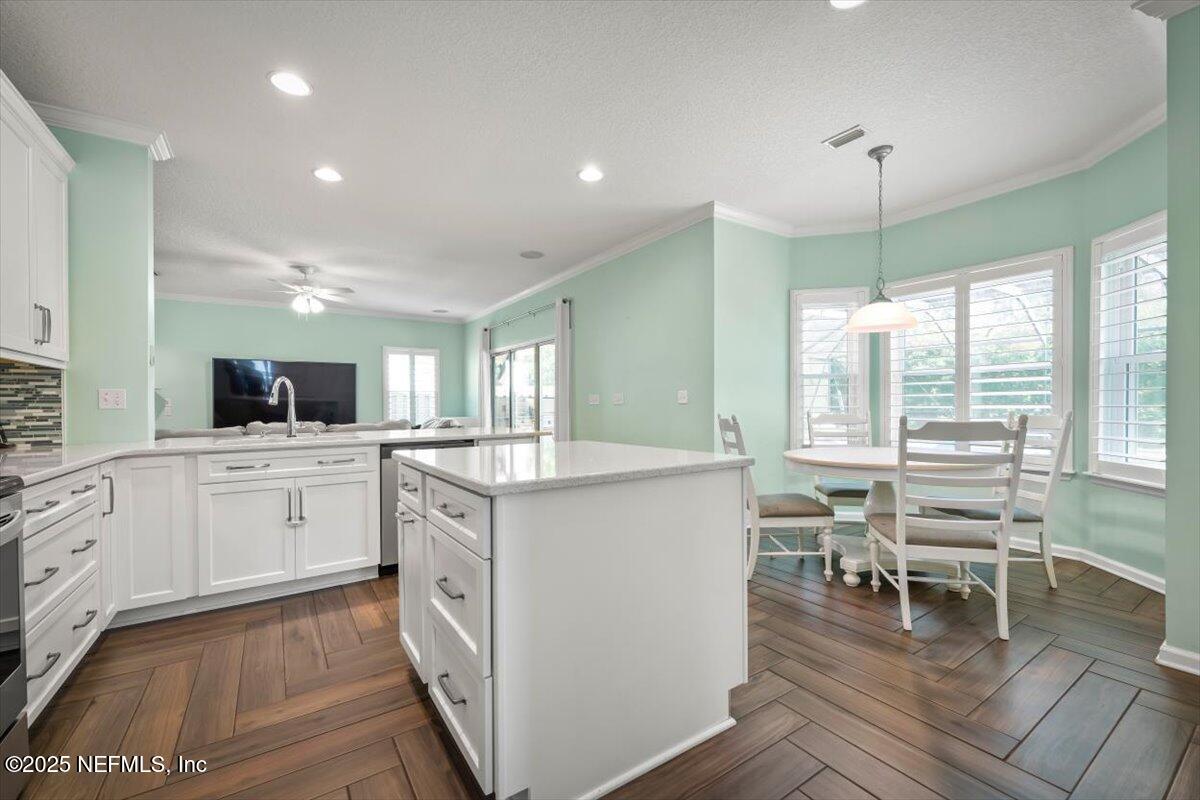 Jacksonville, Florida, 32256, United States, 5 Bedrooms Bedrooms, ,4 BathroomsBathrooms,Residential,For Sale,1974512