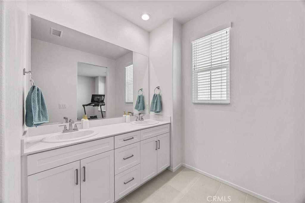 Chino, California, 91708, United States, 3 Bedrooms Bedrooms, ,3 BathroomsBathrooms,Residential,For Sale,2026423