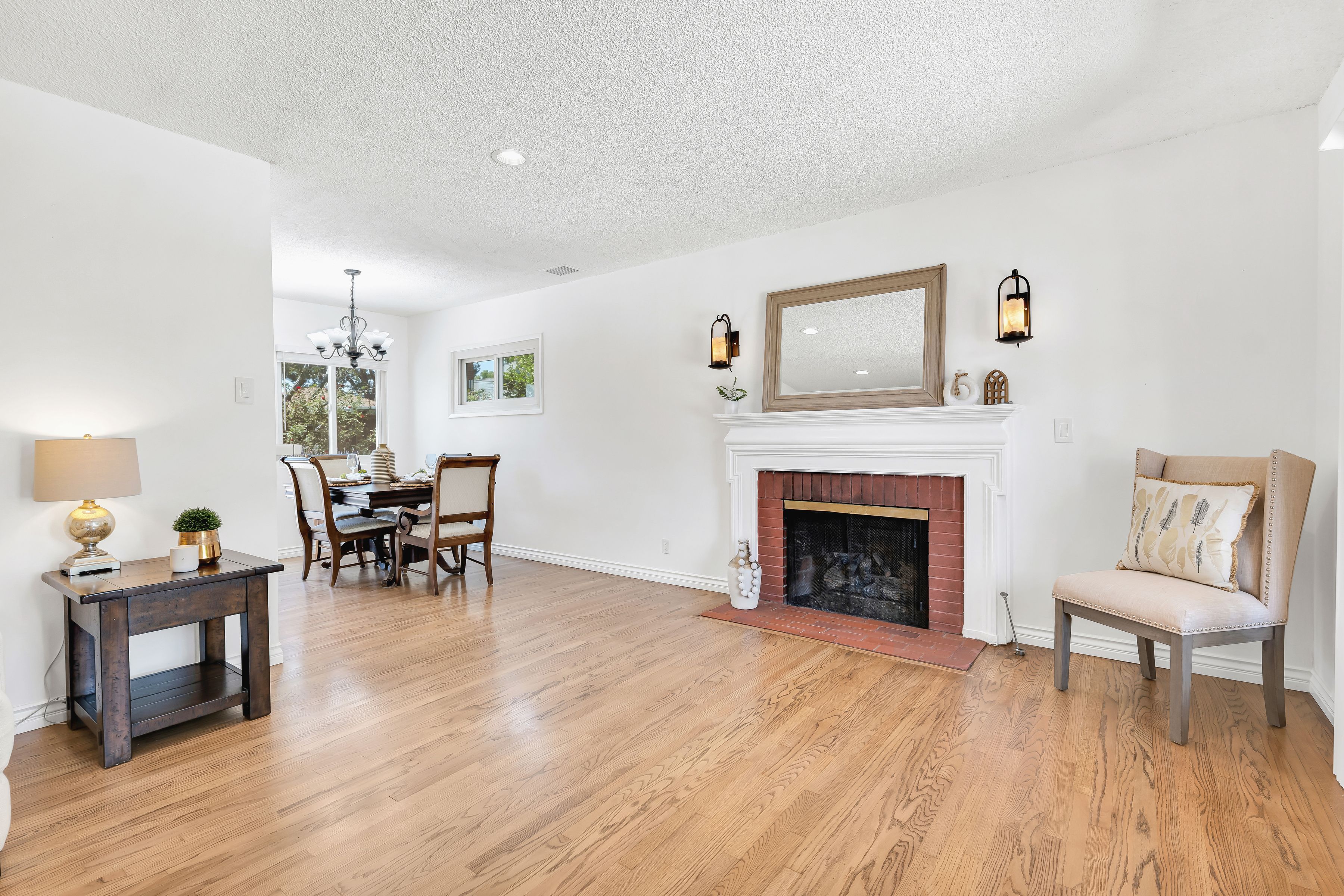  Timeless Charm in Winnetka - 物件實景