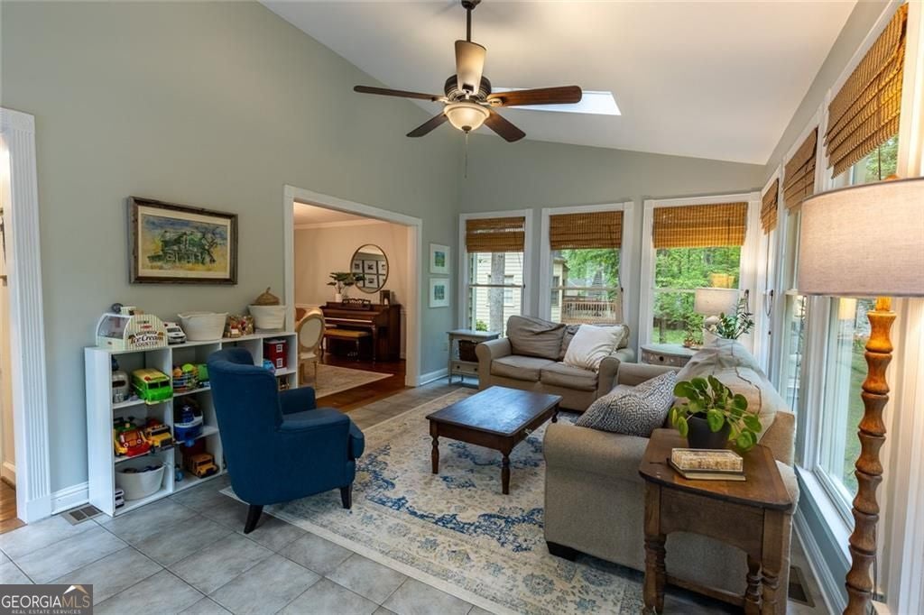 Marietta, Georgia, 30064, United States, 5 Bedrooms Bedrooms, ,4 BathroomsBathrooms,Residential,For Sale,2041117